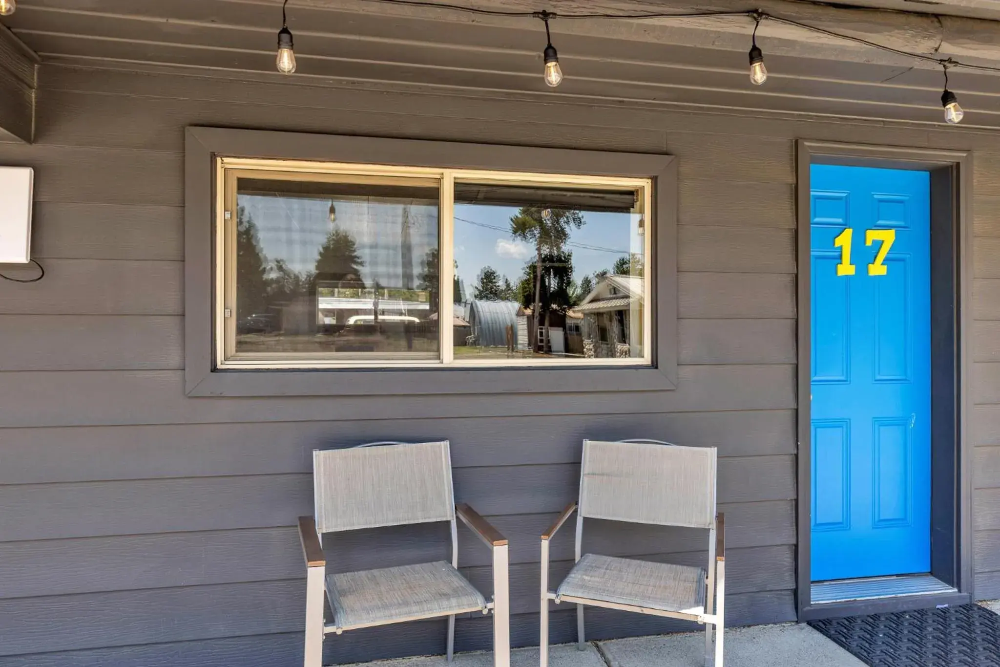 Standard Queen Room with Two Queen Beds in Lazy Duck Inn Standard Queen Room with Two Queen Beds in Lazy Duck Inn
