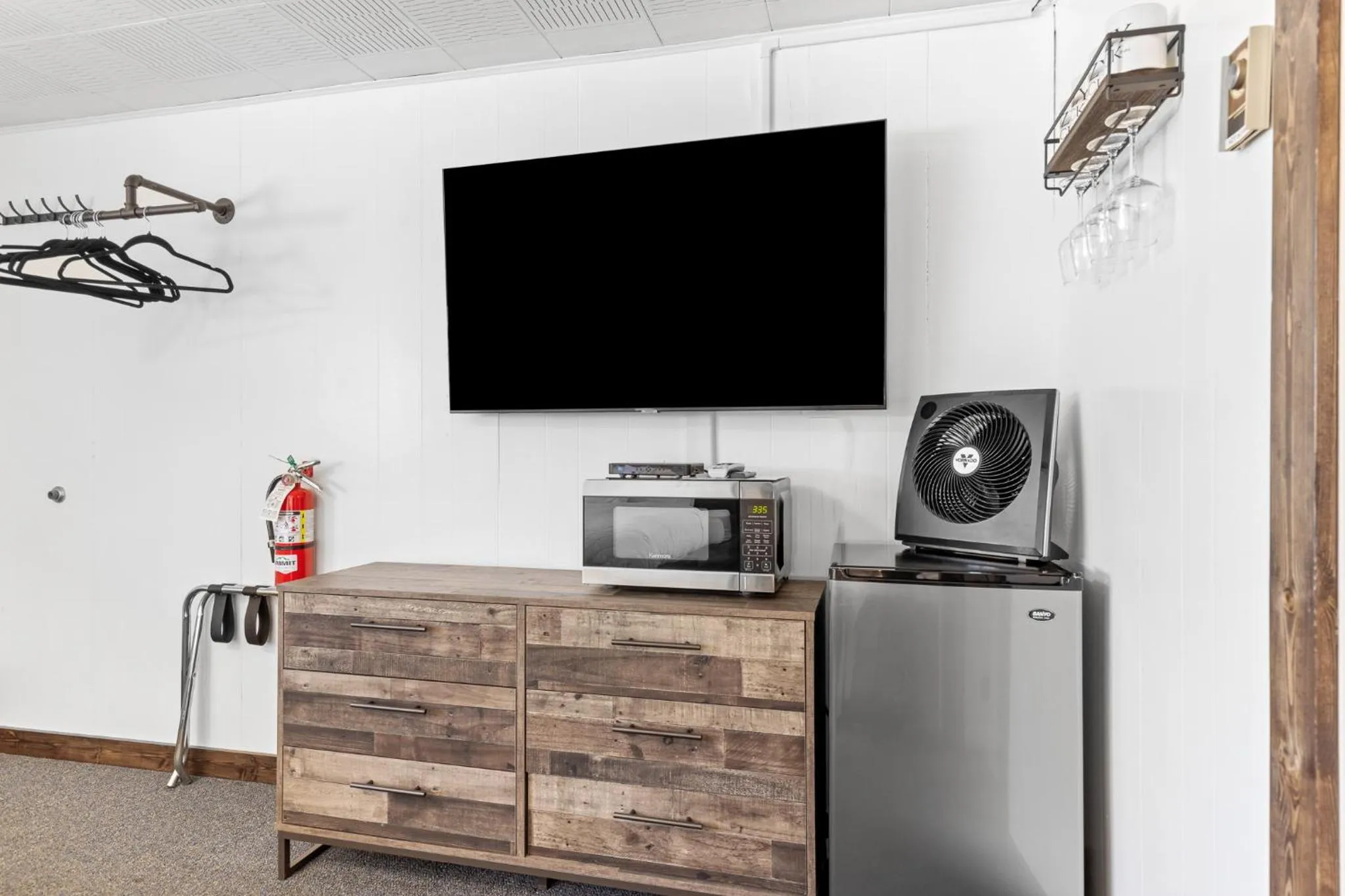 TV and multimedia in Lazy Duck Inn