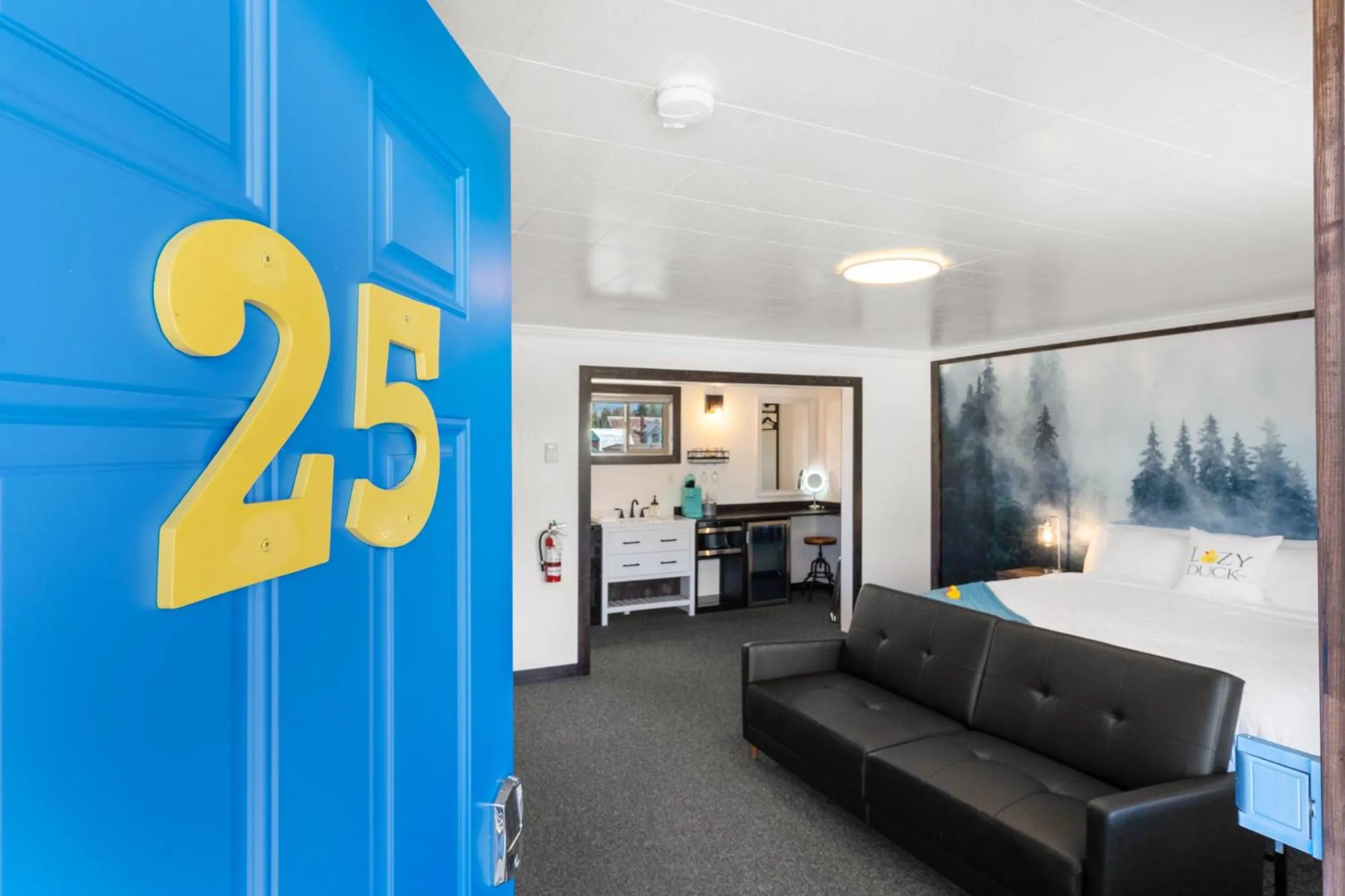 Bed in Lazy Duck Inn