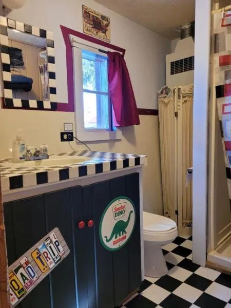 Bathroom in Chinook Cabins & RV Park