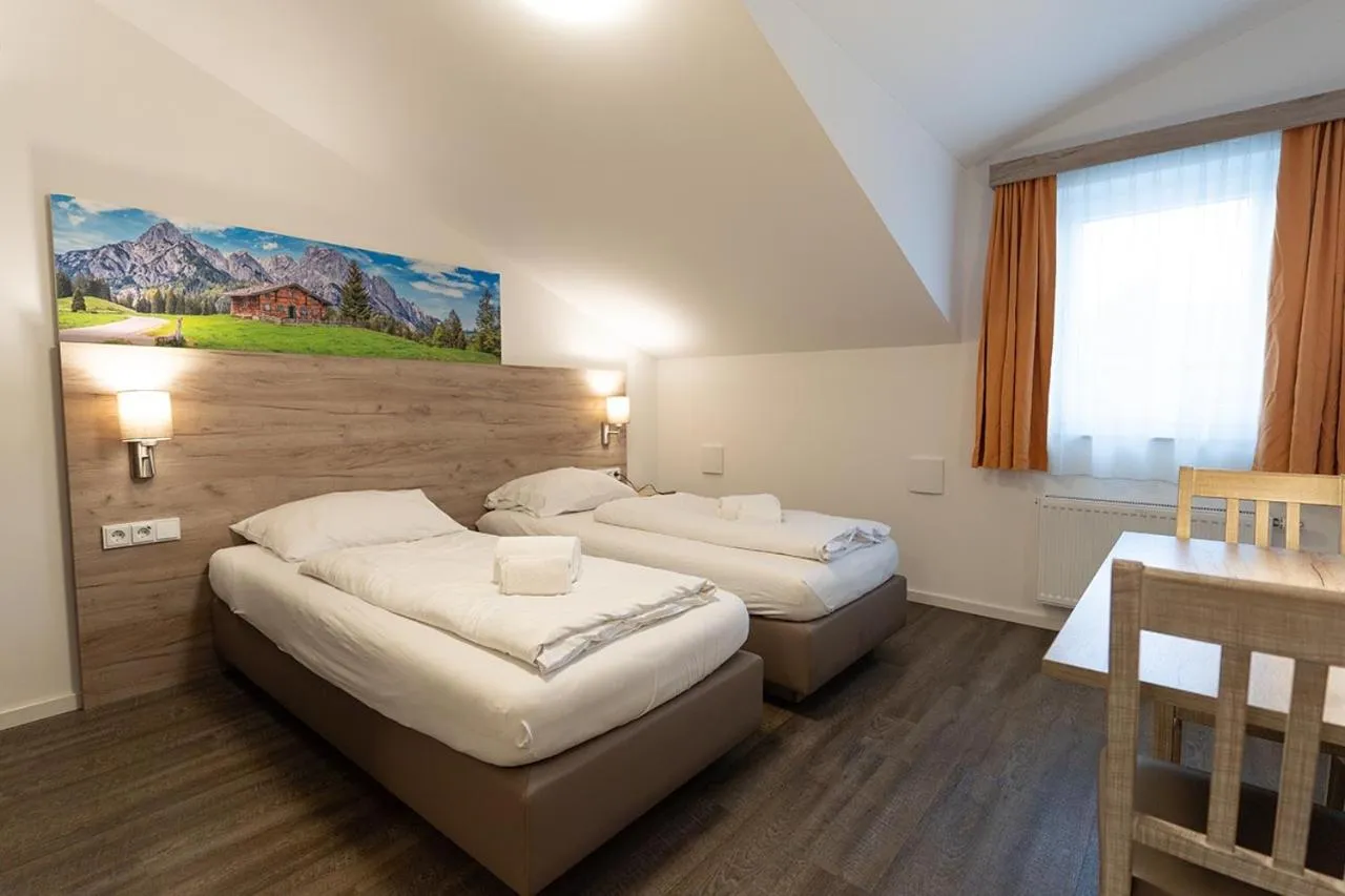 Bed in Aparthotel Oberfeld West München, Selbstversorgerhotel