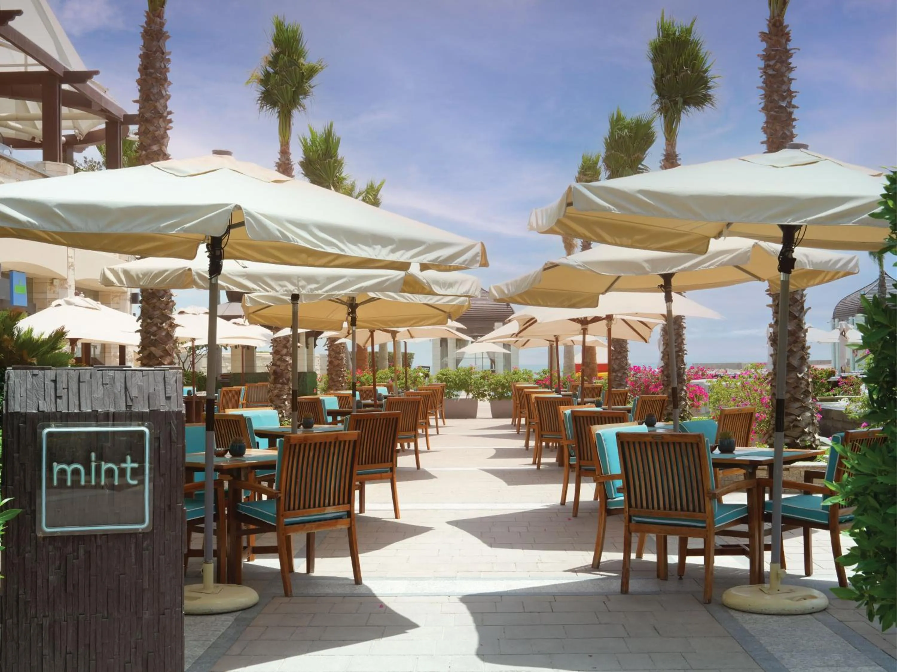 Restaurant/places to eat in Jumeirah Messilah Beach Kuwait