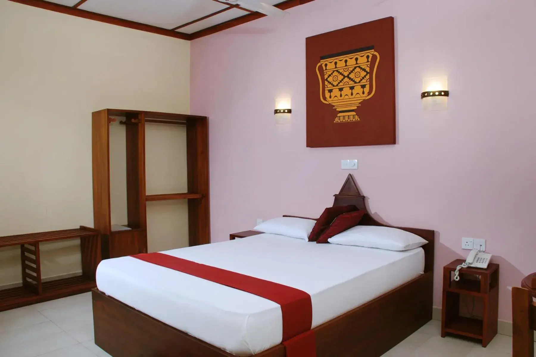 Double Room in The Triangle Hotel Double Room in The Triangle Hotel