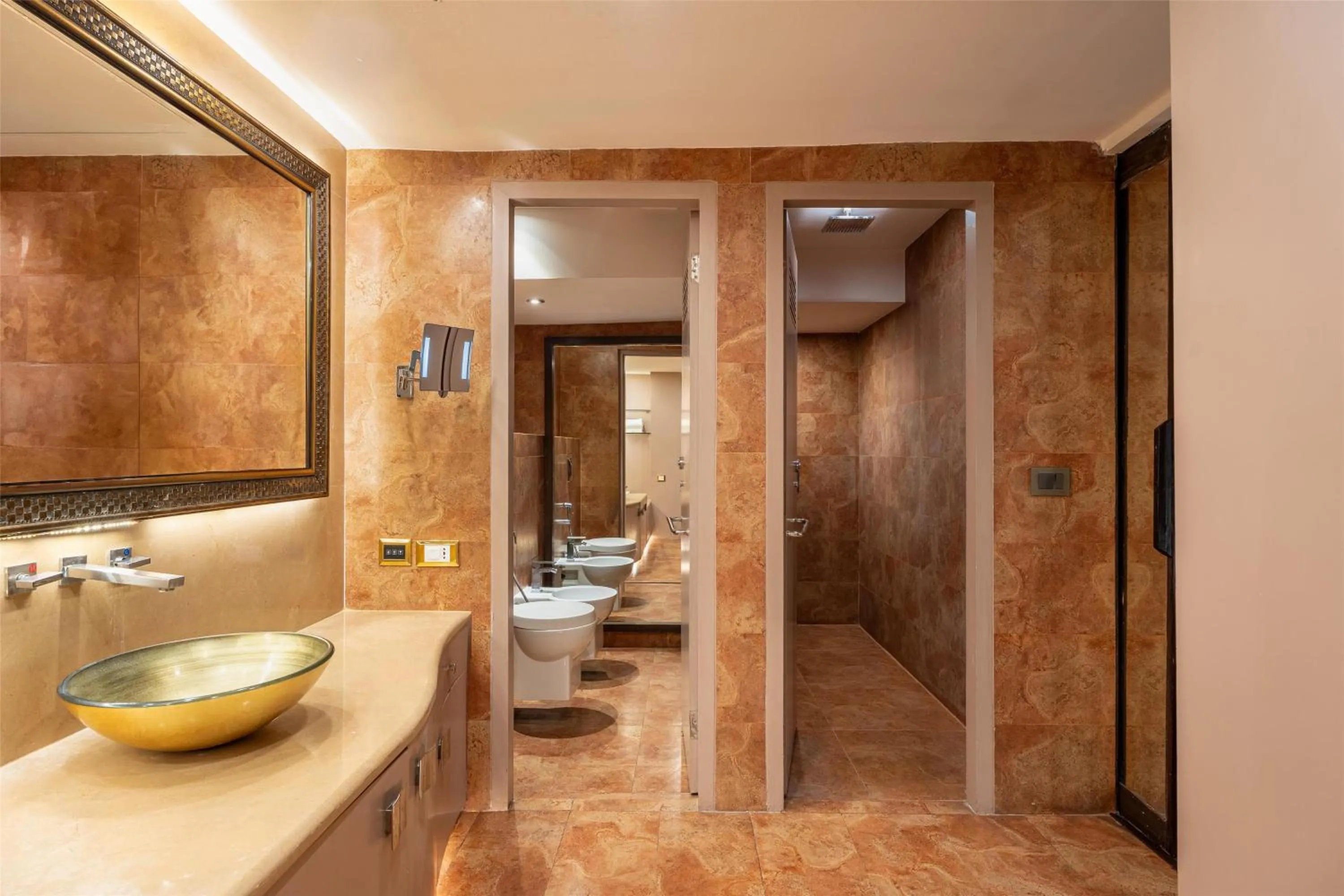 Bathroom in Radisson Blu Hotel MBD Ludhiana