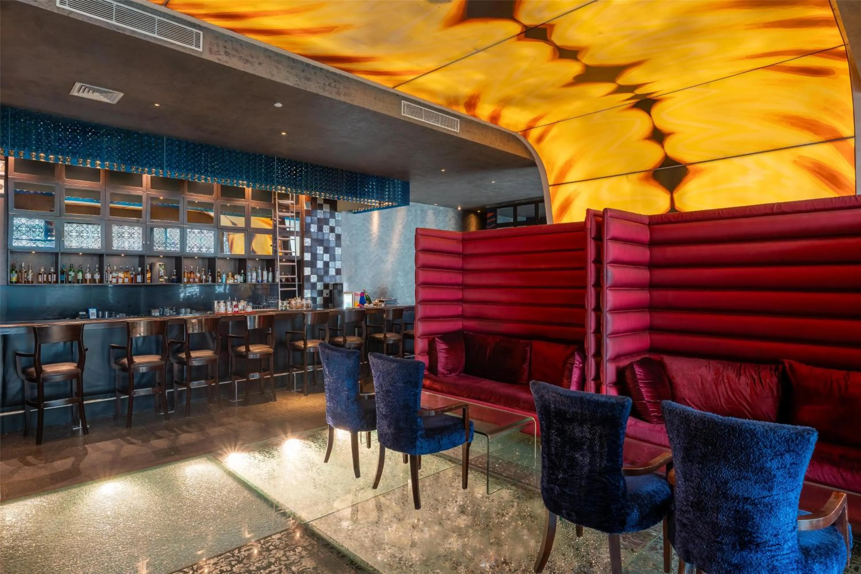 Lounge or bar in Radisson Blu Hotel MBD Ludhiana