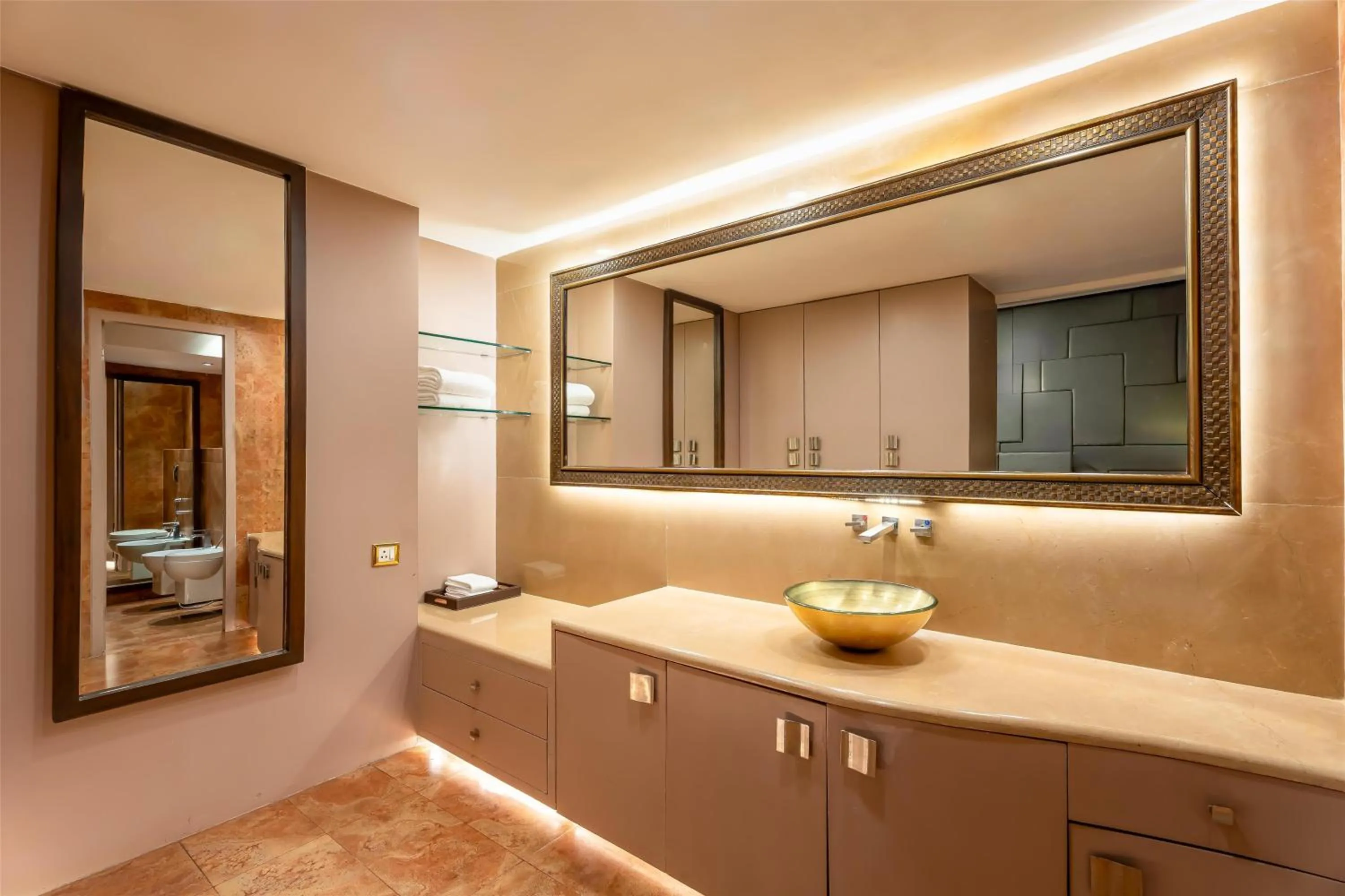 Bathroom in Radisson Blu Hotel MBD Ludhiana