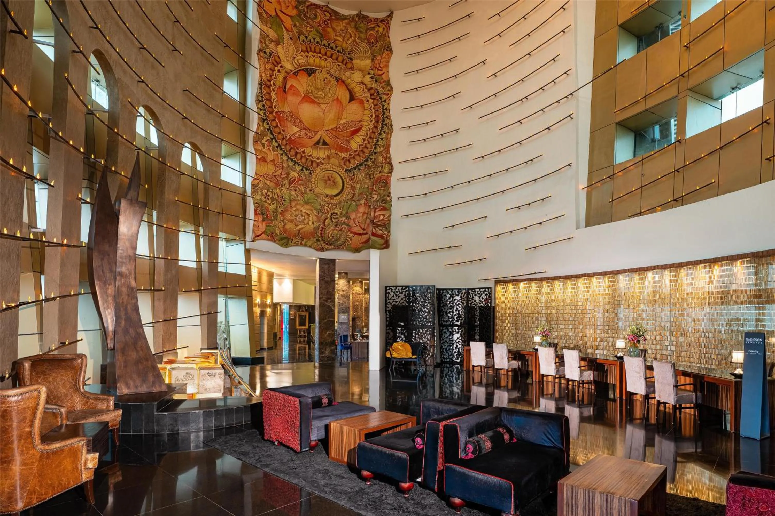 Lobby or reception in Radisson Blu Hotel MBD Ludhiana