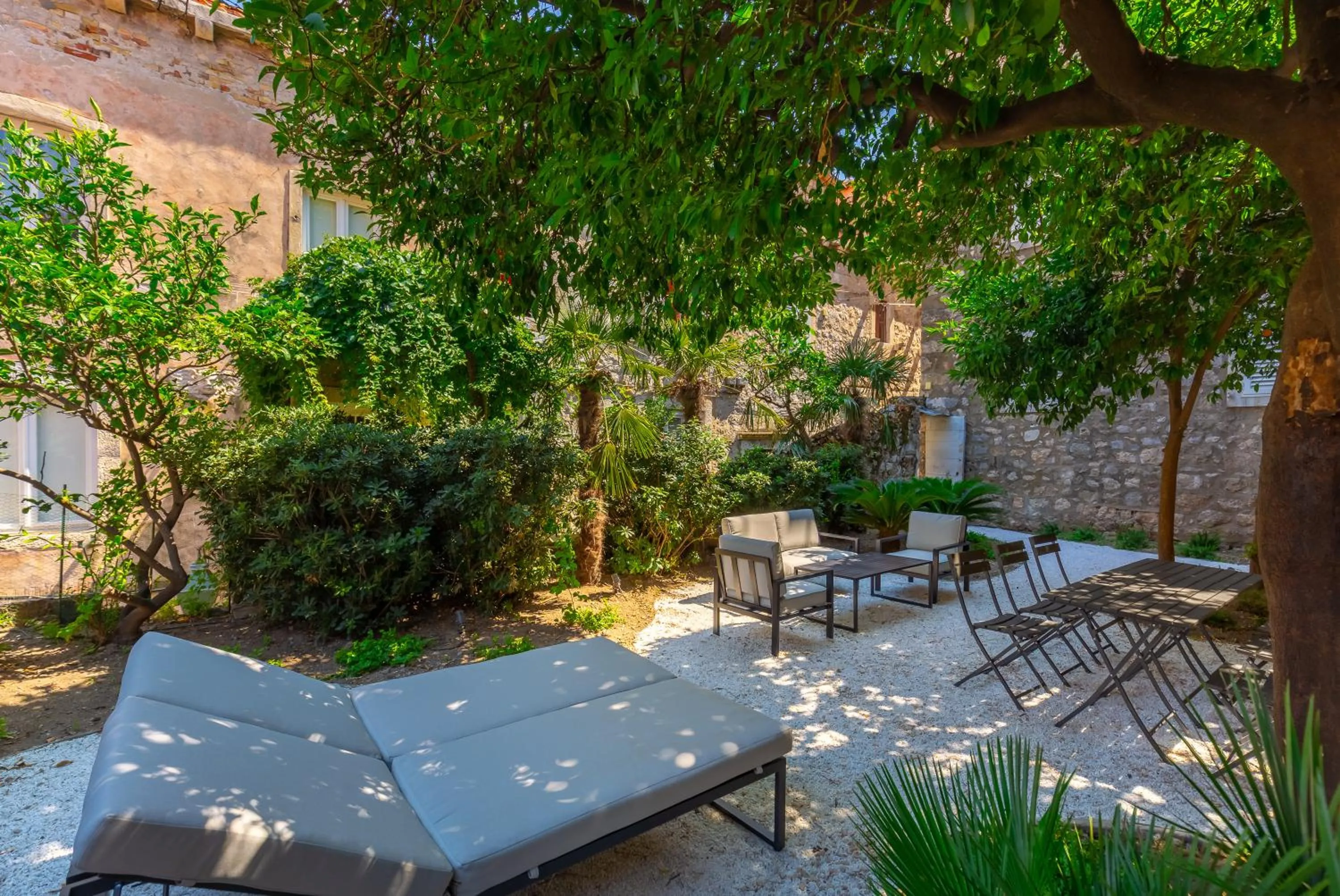 Garden in Old Town House with Floor Heating & Lush Private Garden