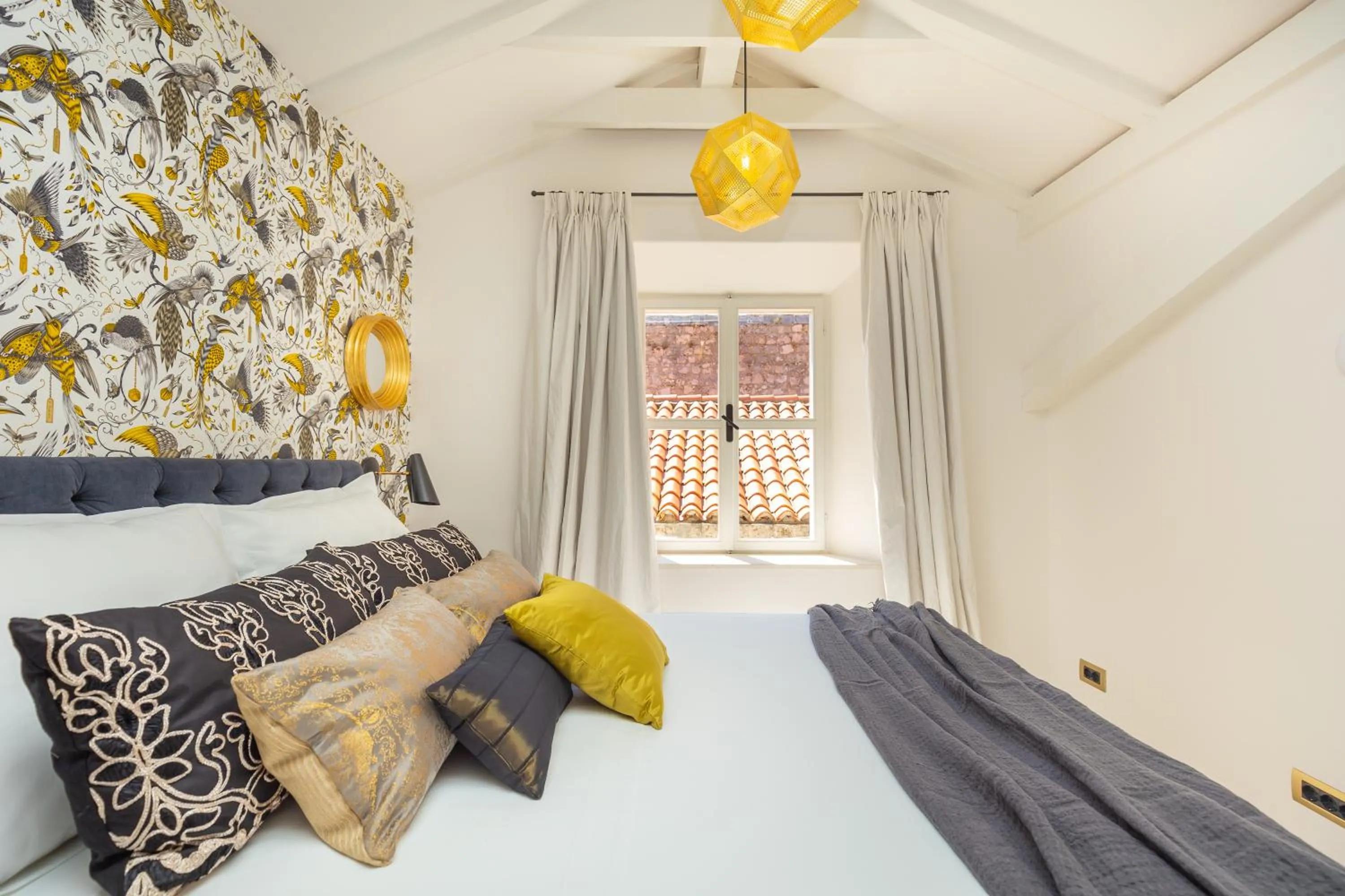 Bed in Old Town House with Floor Heating & Lush Private Garden