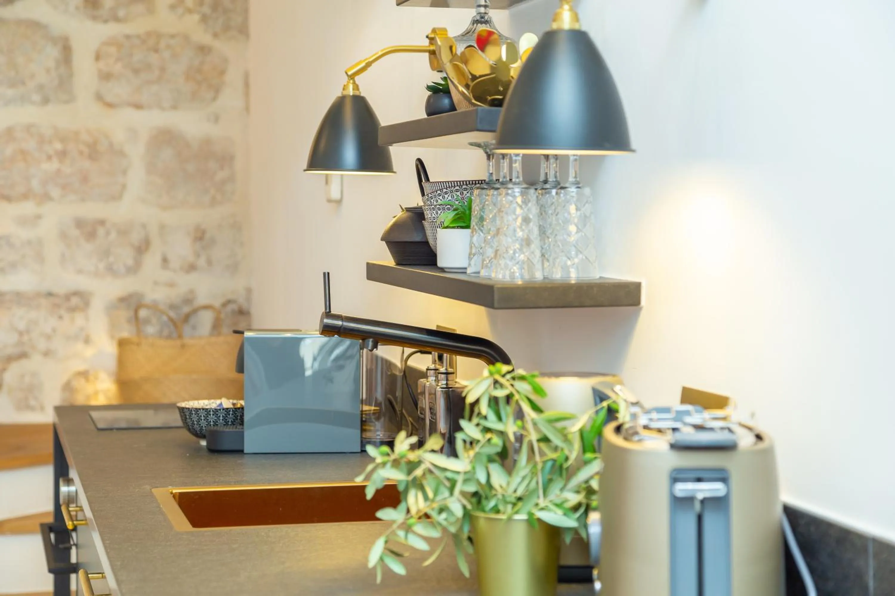 Coffee/tea facilities in Old Town House with Floor Heating & Lush Private Garden