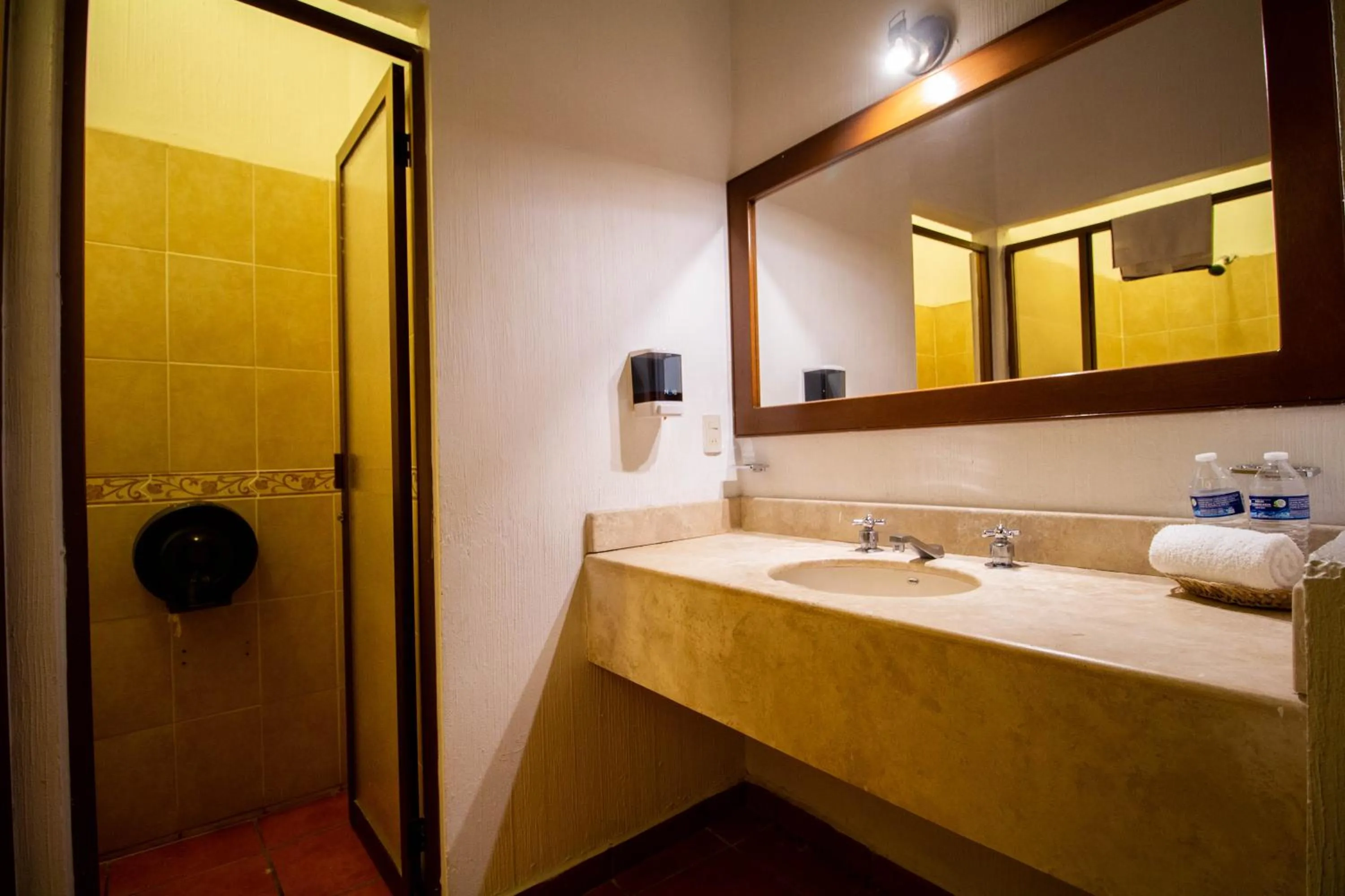 Bathroom in Hotel Degollado