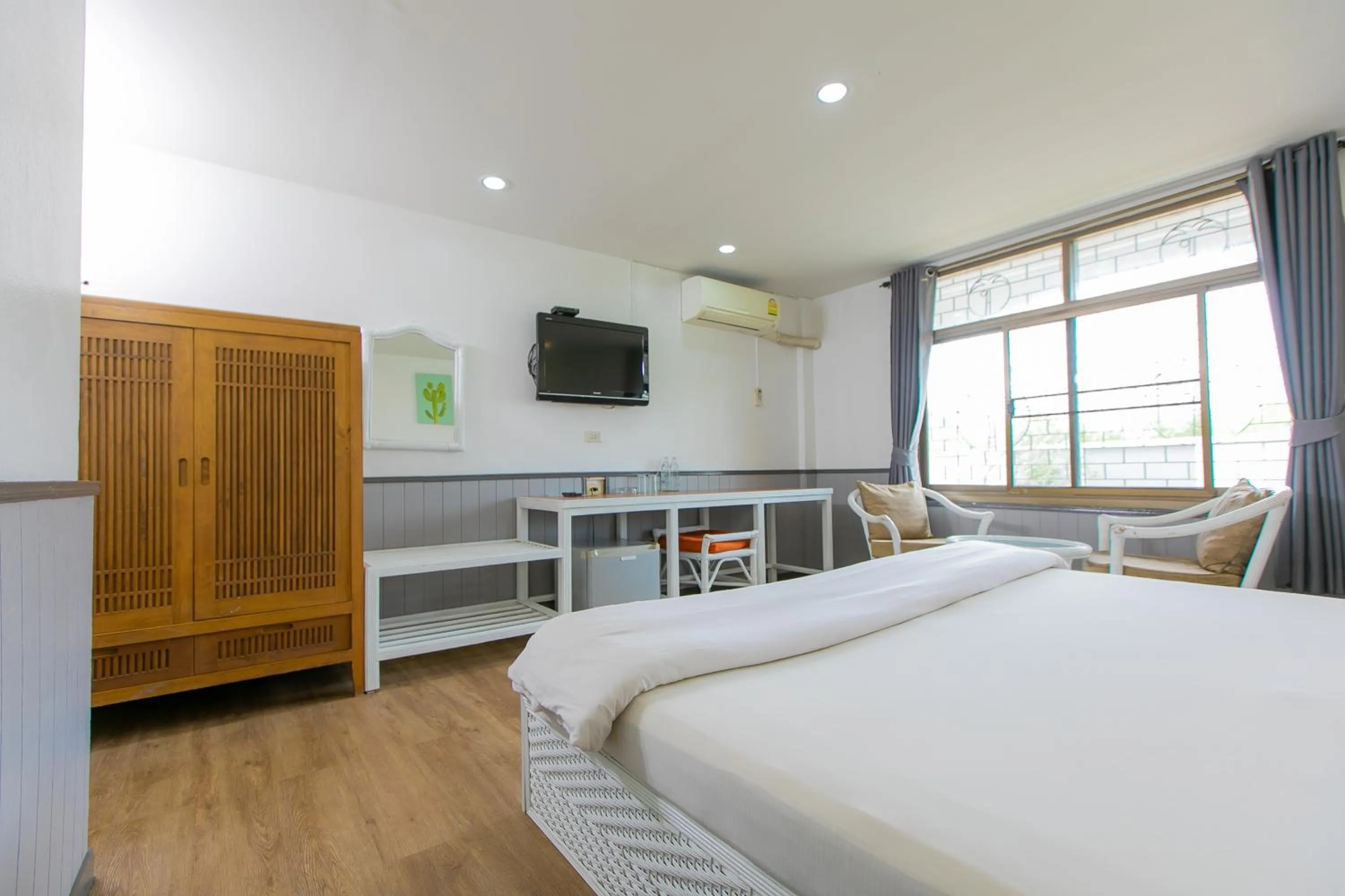 Bedroom, Bed in The Mercy Hotel