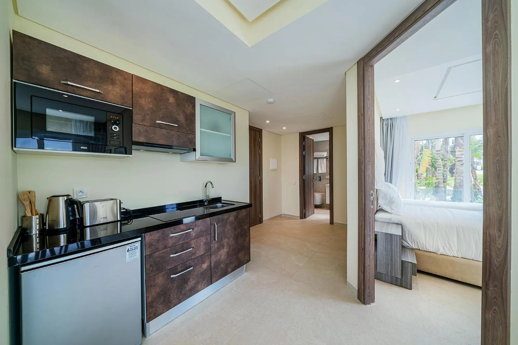 Kitchen or kitchenette in Le Tanger Résidence Hôtelière