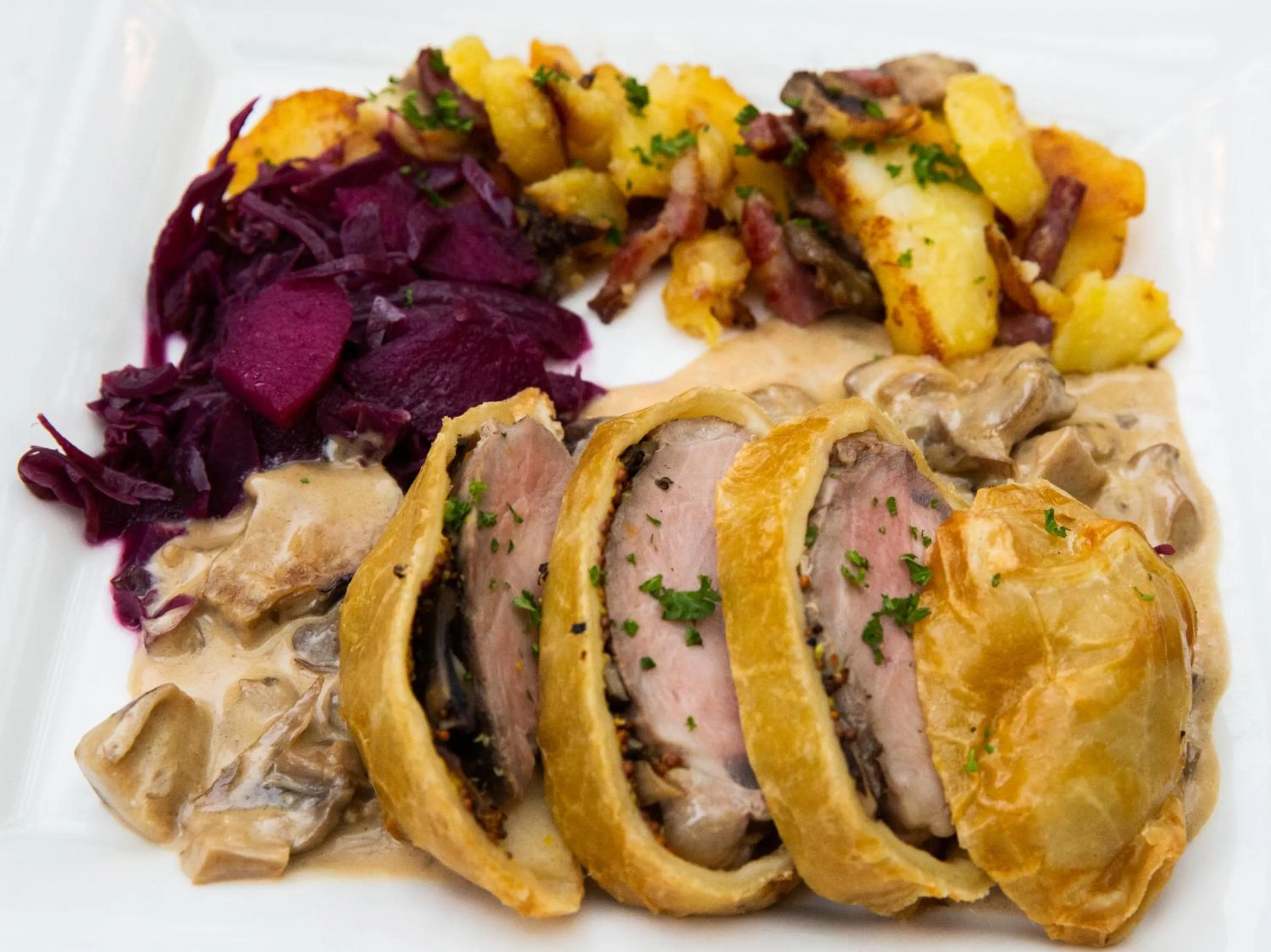 Meals in Logis Hôtel Restaurant De La Poste et SPA de Montagne