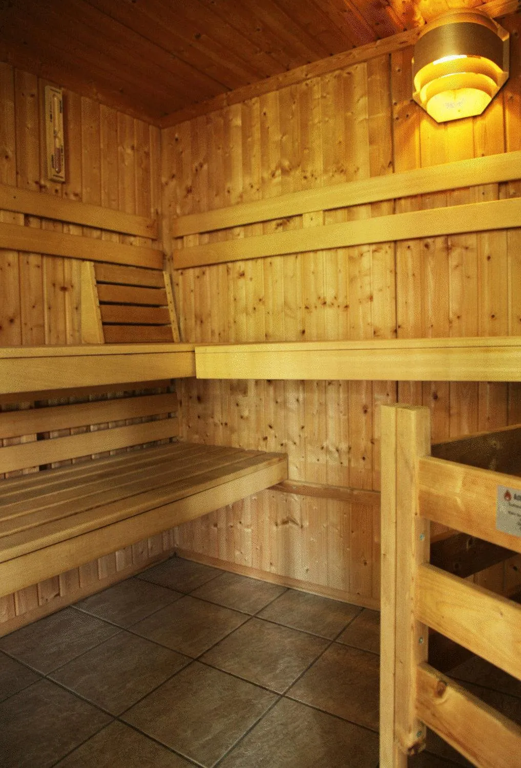 Sauna in Logis Hôtel Restaurant De La Poste et SPA de Montagne