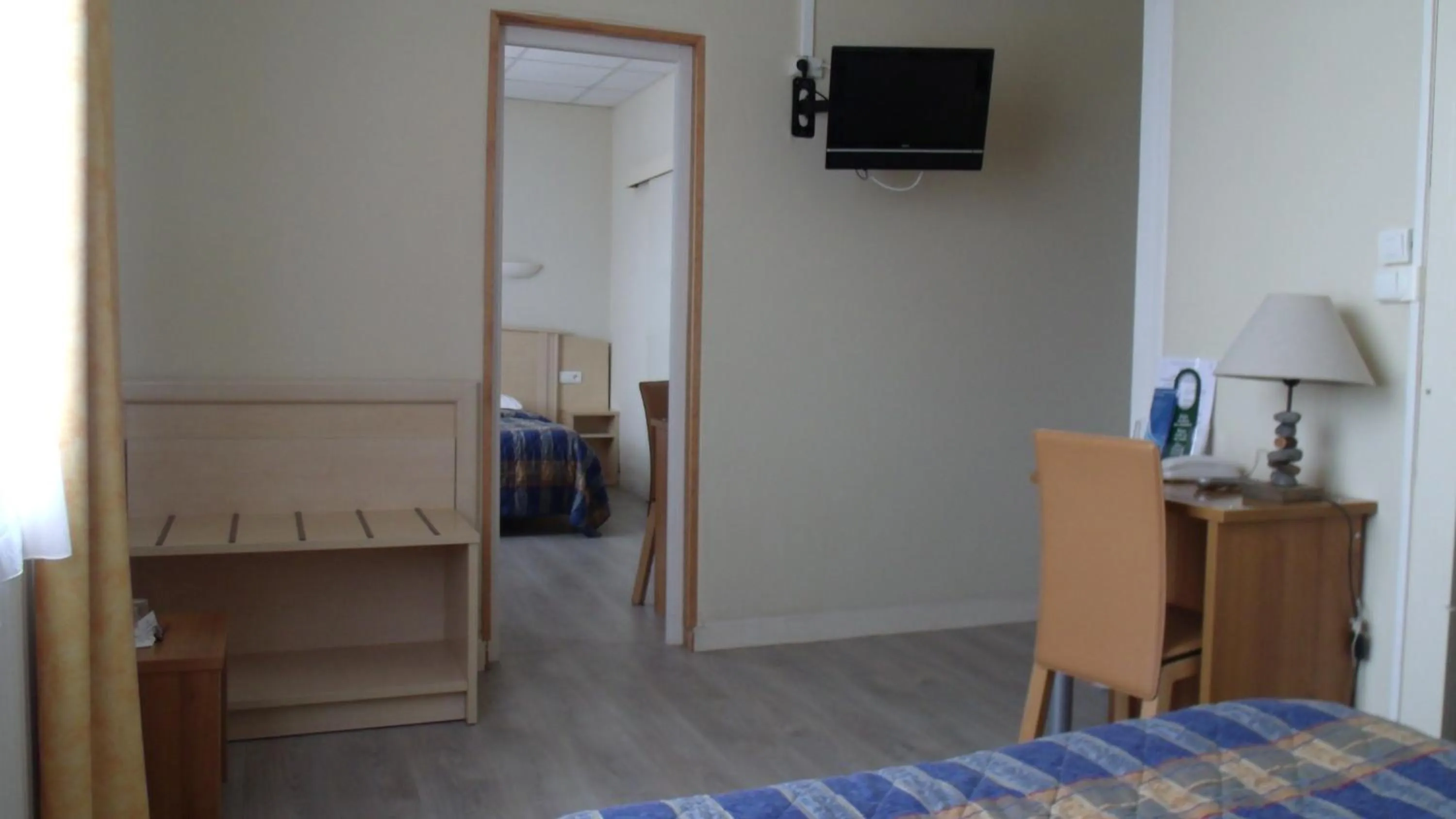 Photo of the whole room, Bed in Hotel De La Mer