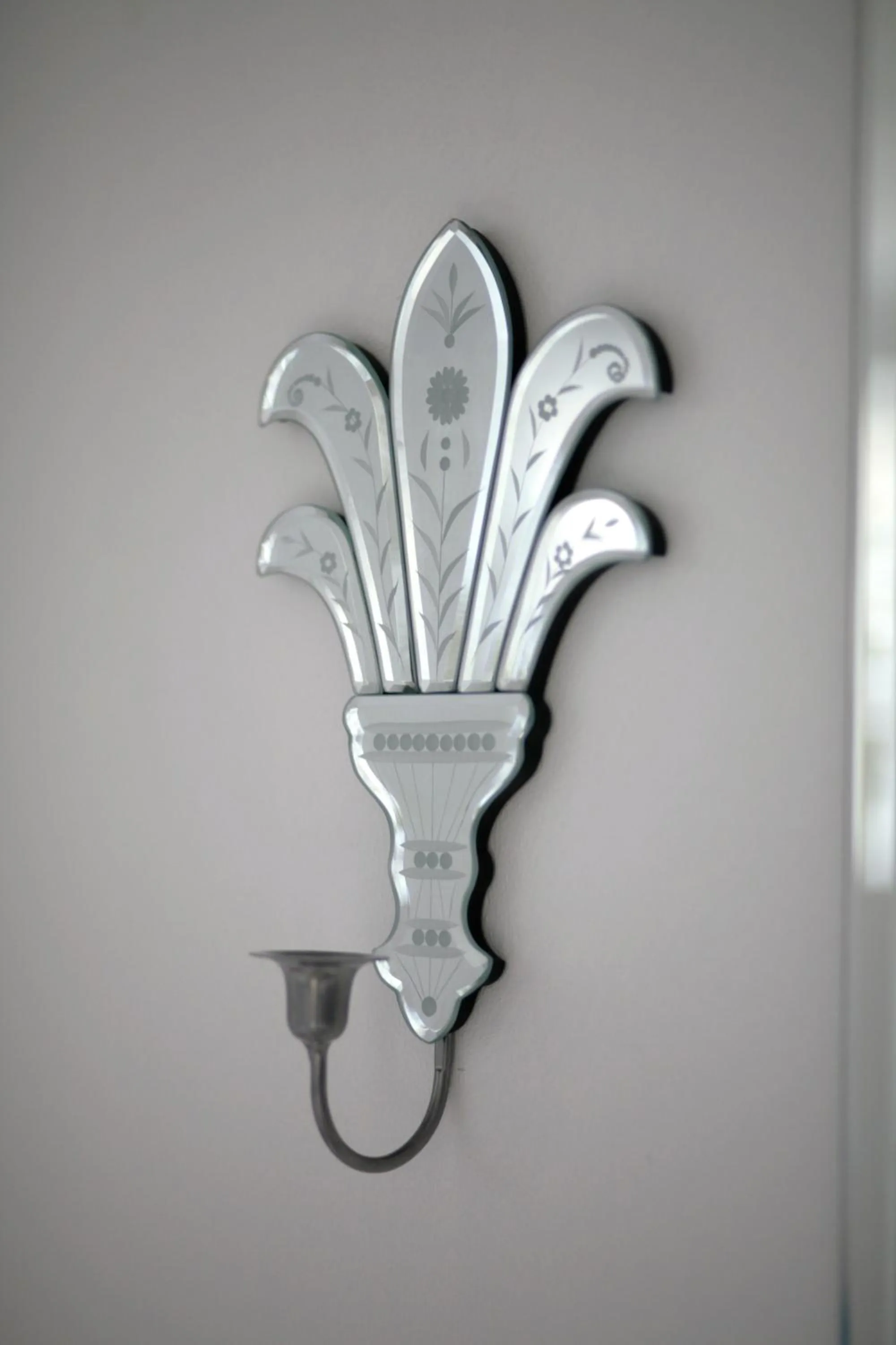 Decorative detail in Atlantic Point Backpackers