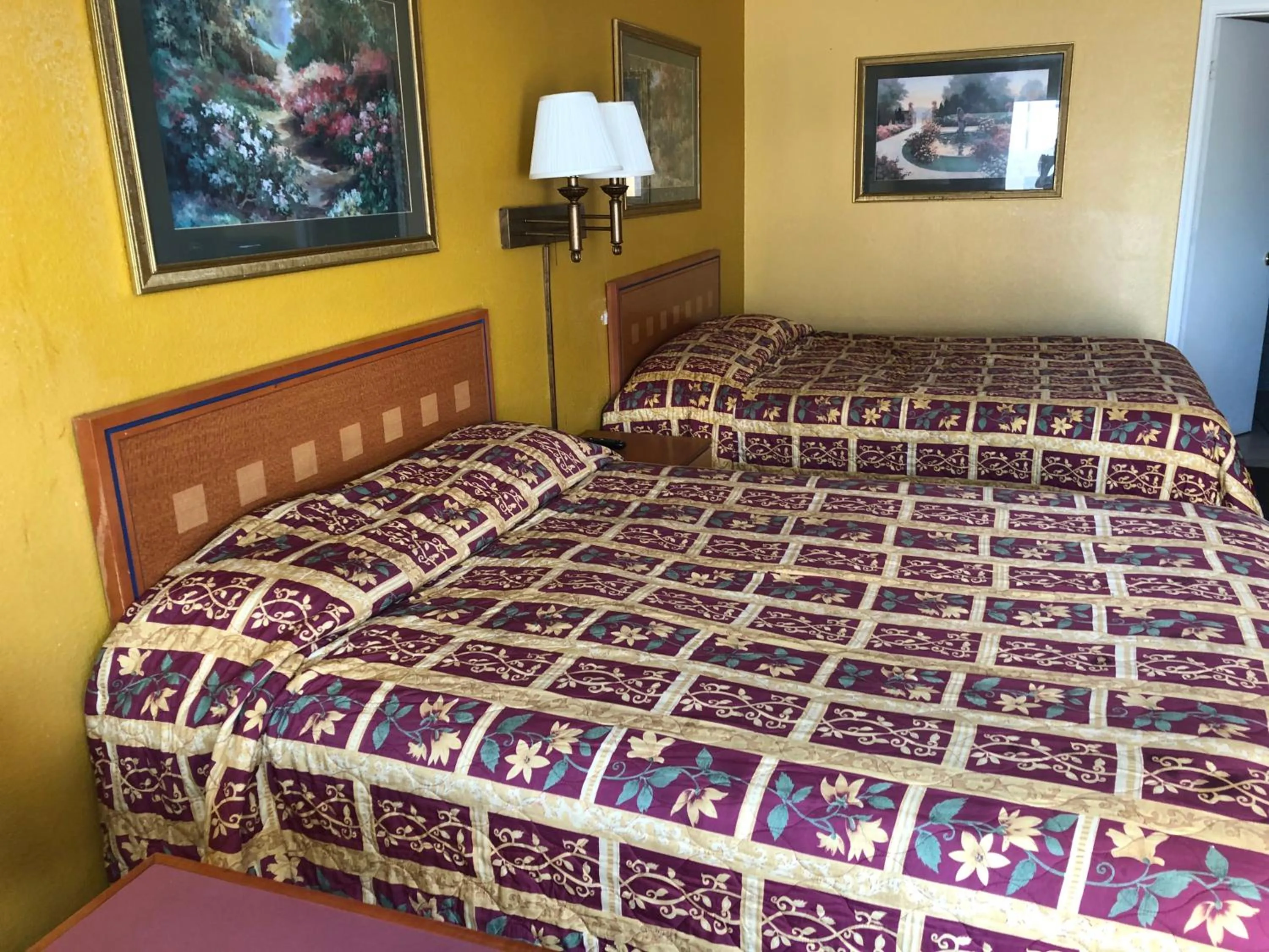 Bed in Capital inn
