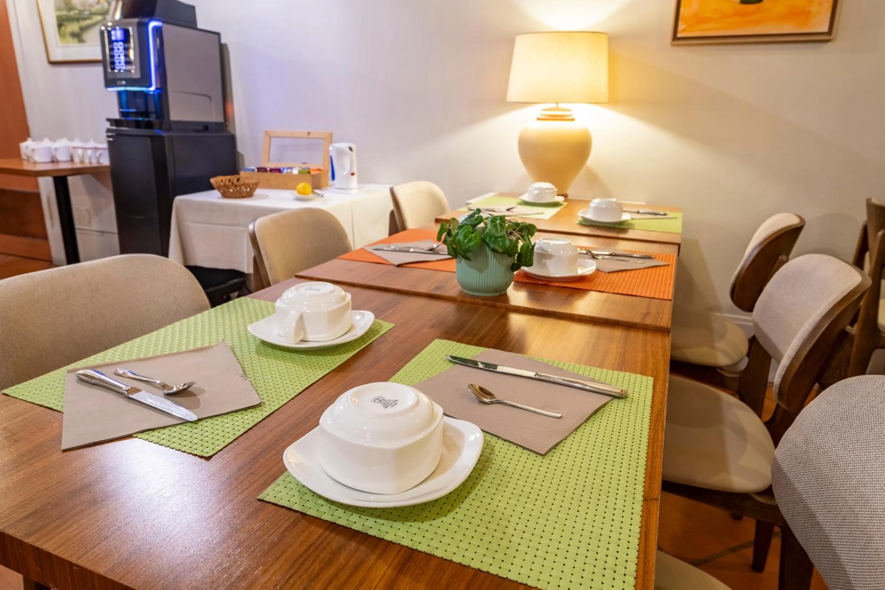 Breakfast in Le relais fleuri, Hôtel et restaurant Logis - Avallon