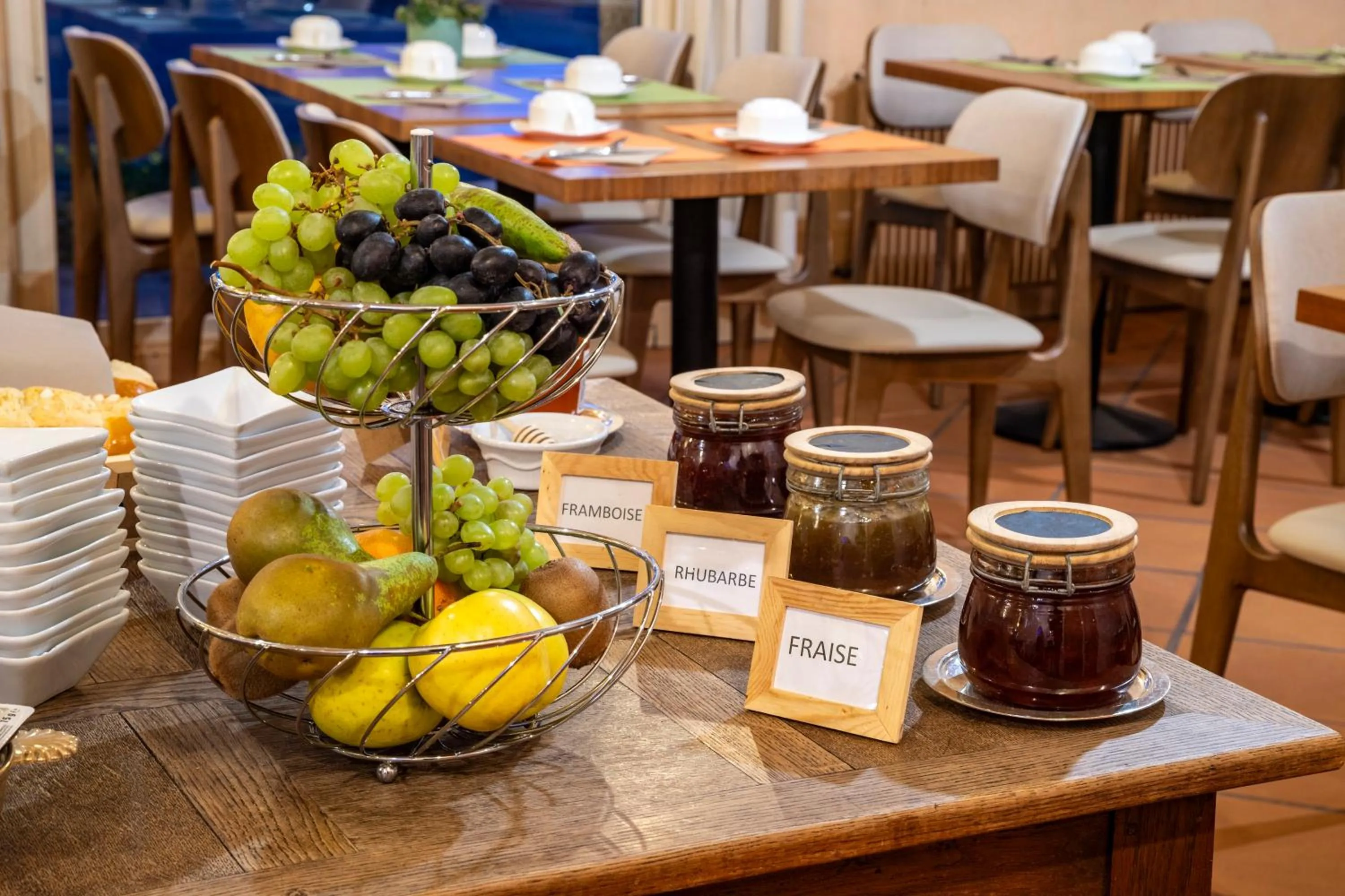 Breakfast in Le relais fleuri, Hôtel et restaurant Logis - Avallon