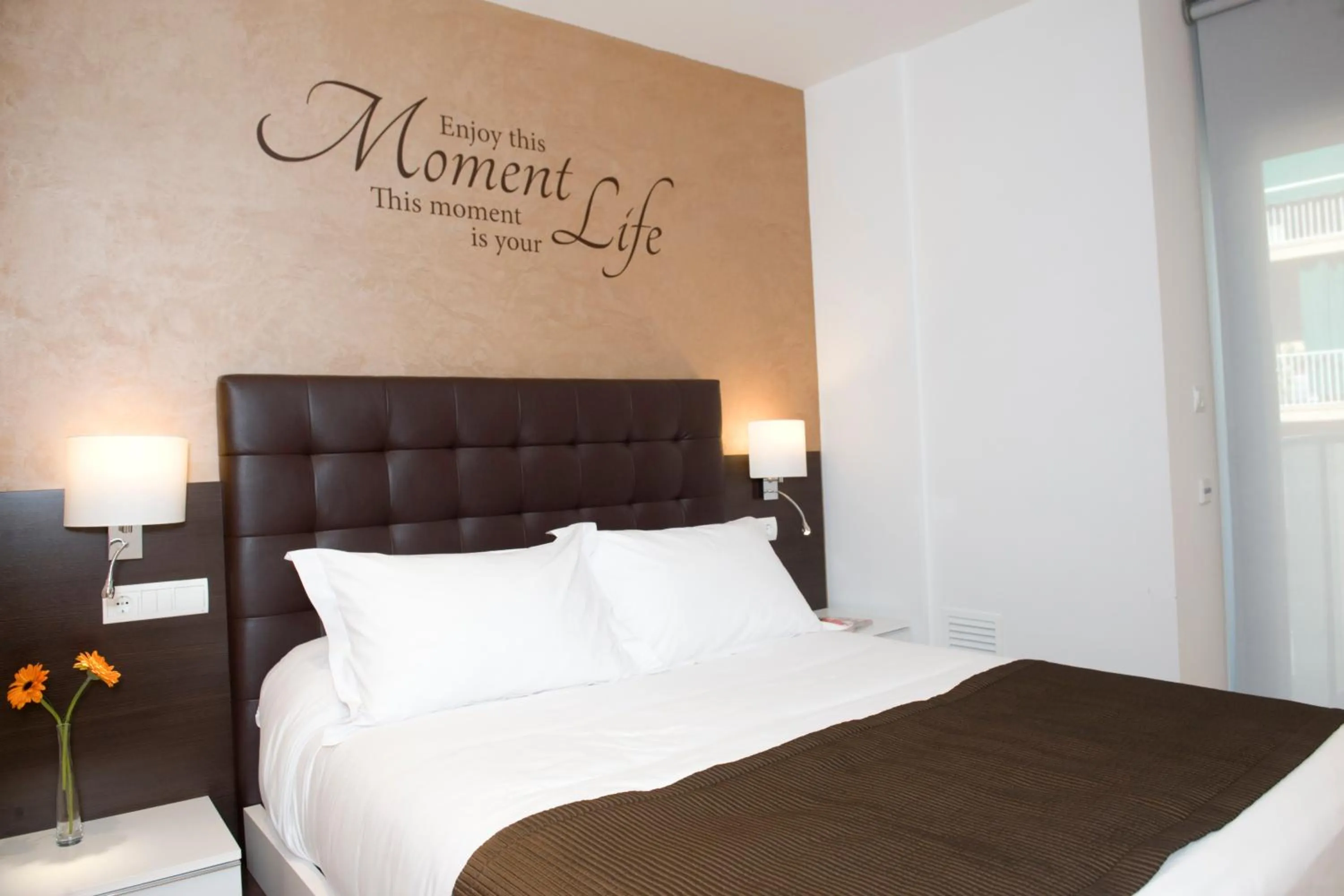 Bed in Home to Home Barcelona