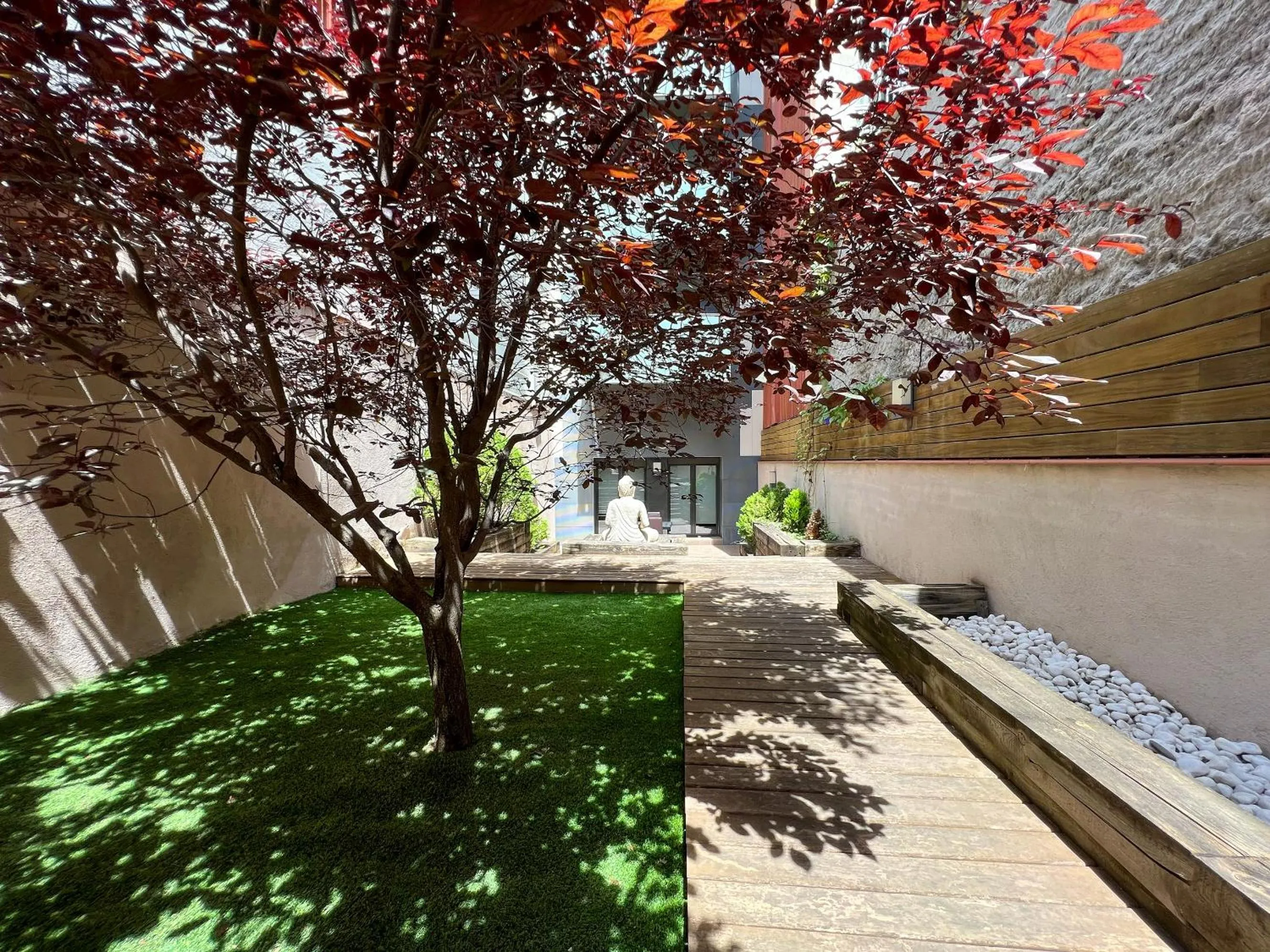 Garden in Home to Home Barcelona