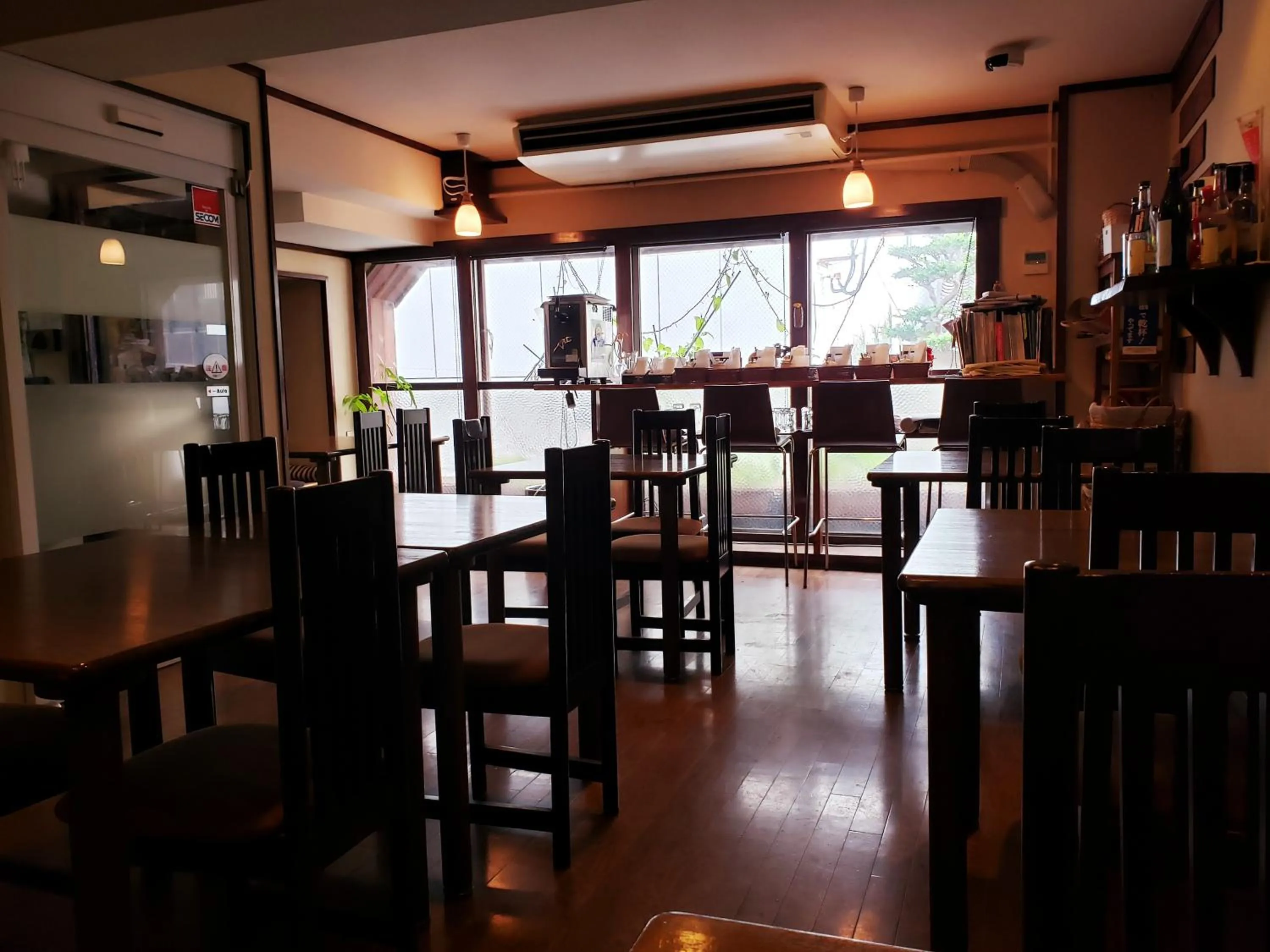 Restaurant/places to eat in GardenRoom bnb Yumyum