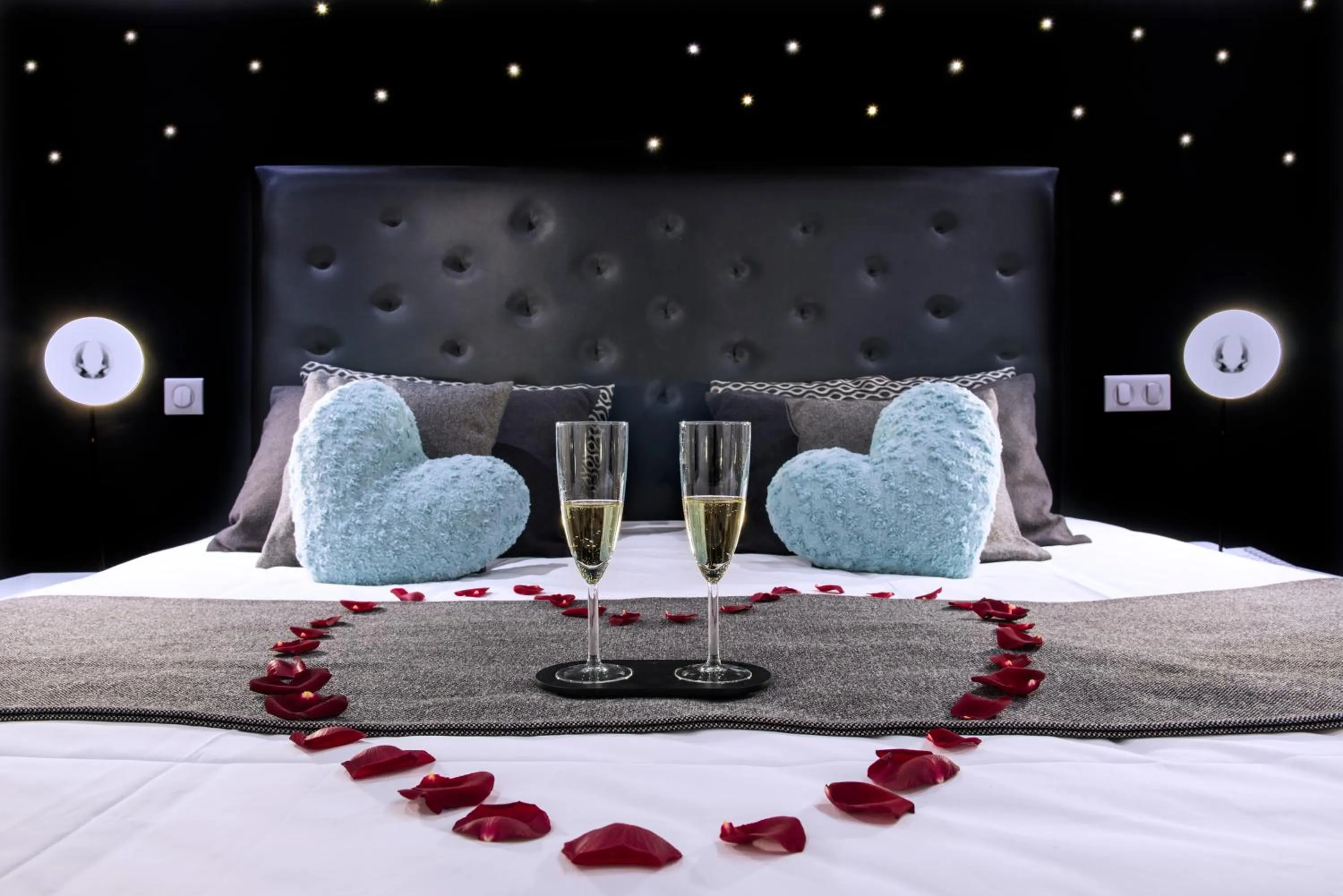 Decorative detail, Bed in Hôtel Villa Bohème