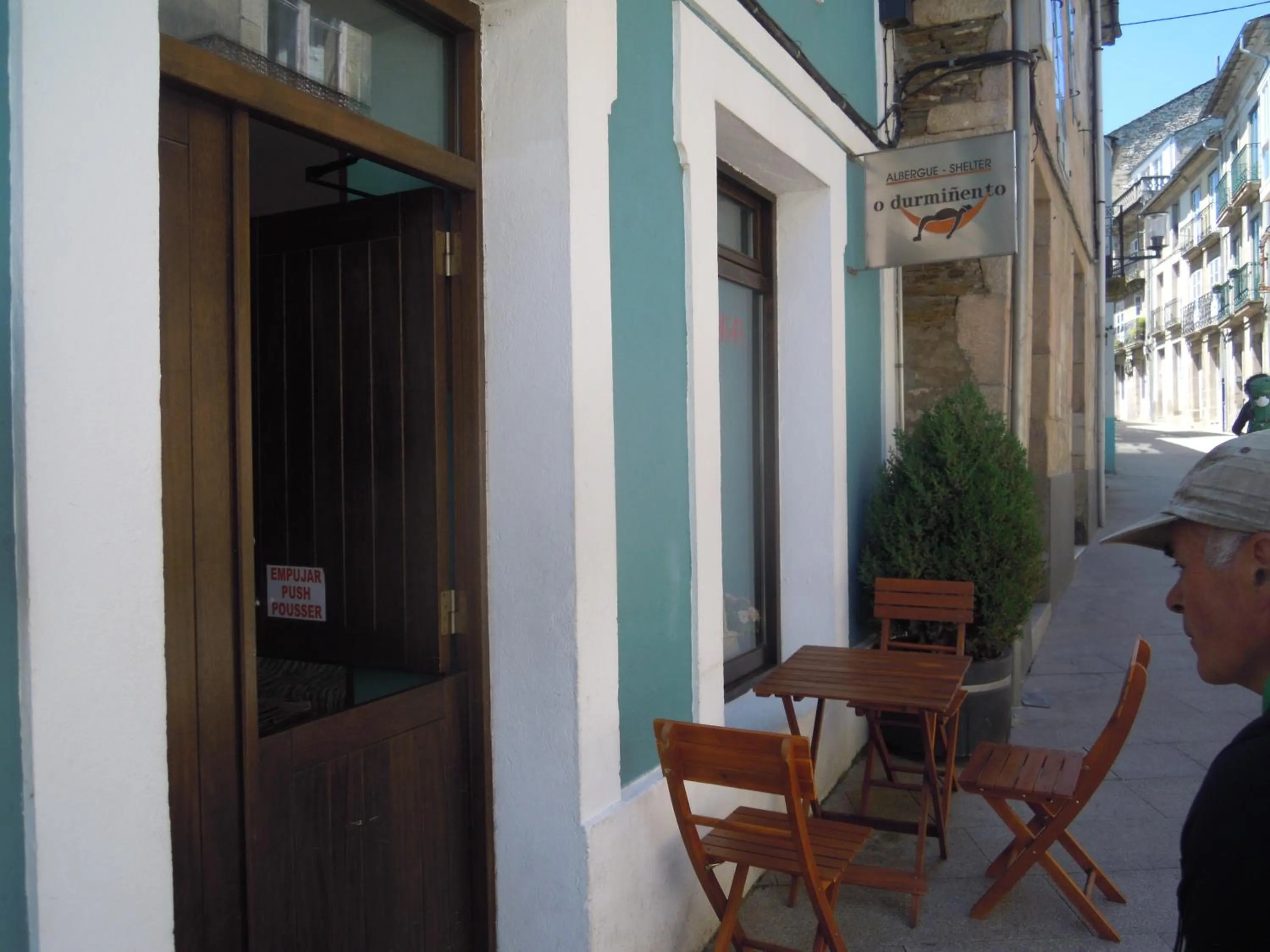 Facade/entrance in Albergue O Durmiñento