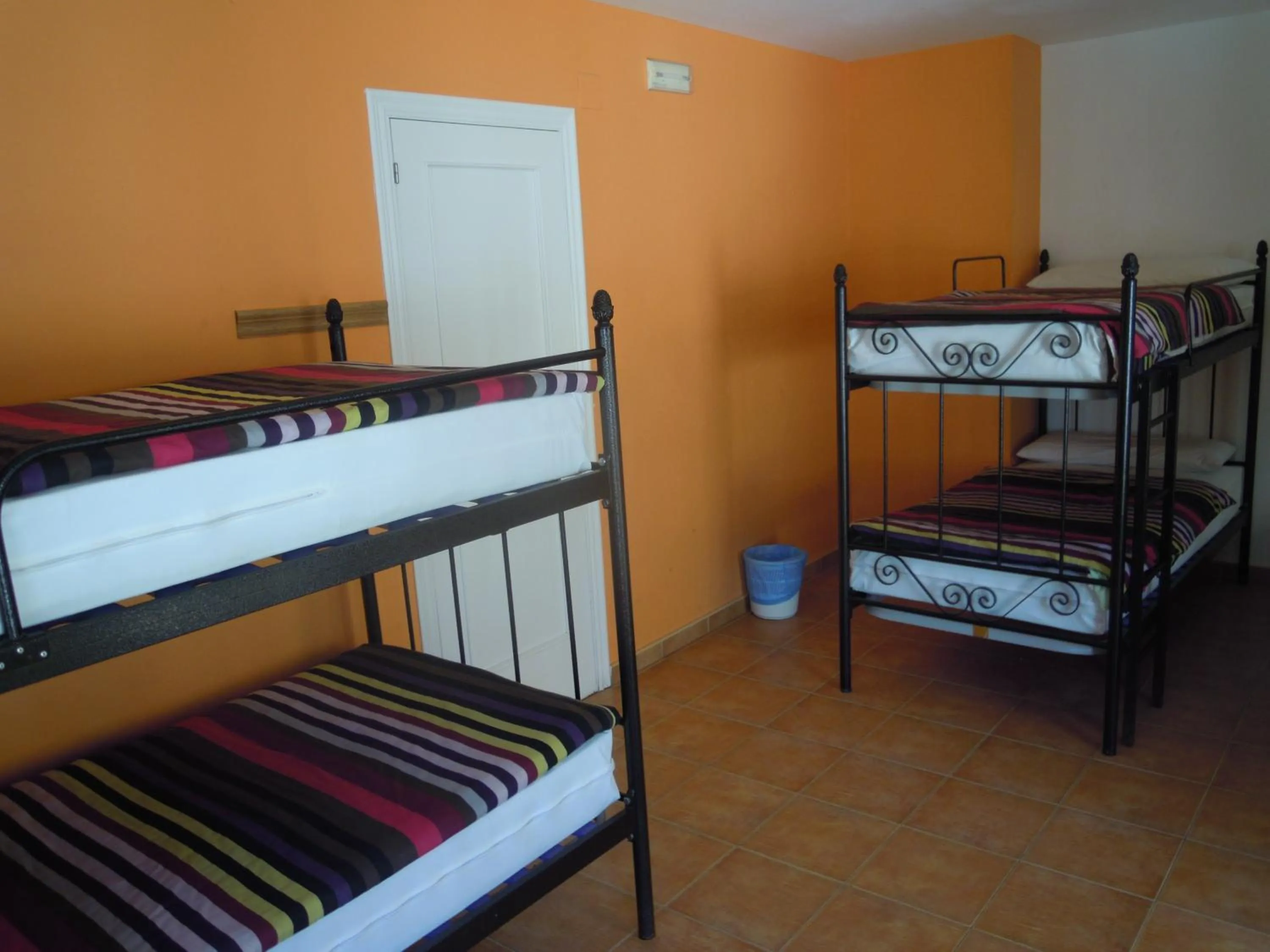 Photo of the whole room, Bed in Albergue O Durmiñento