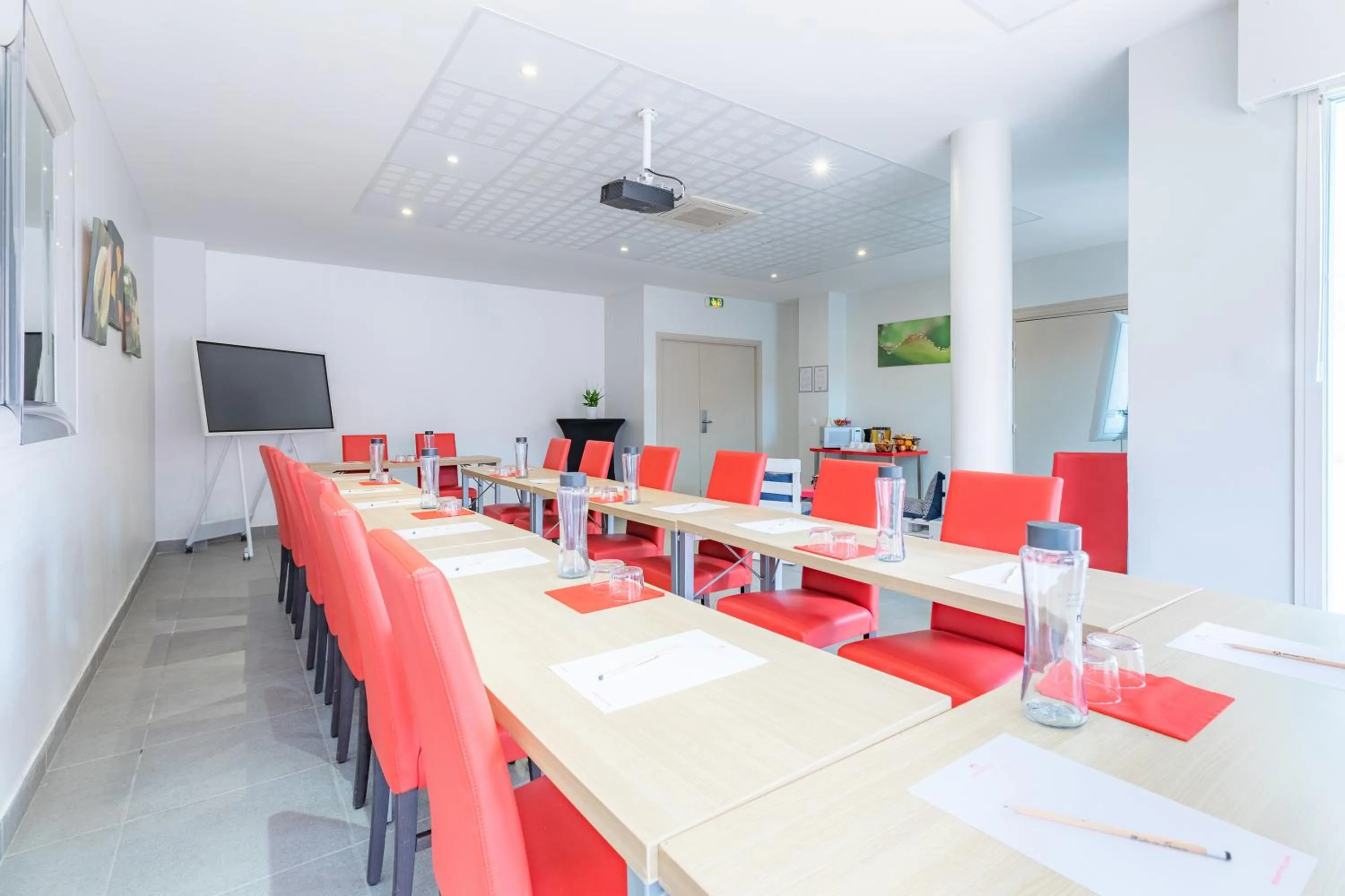 Meeting/conference room in Appart'City Classic Bordeaux Aéroport St Jean D'Illac
