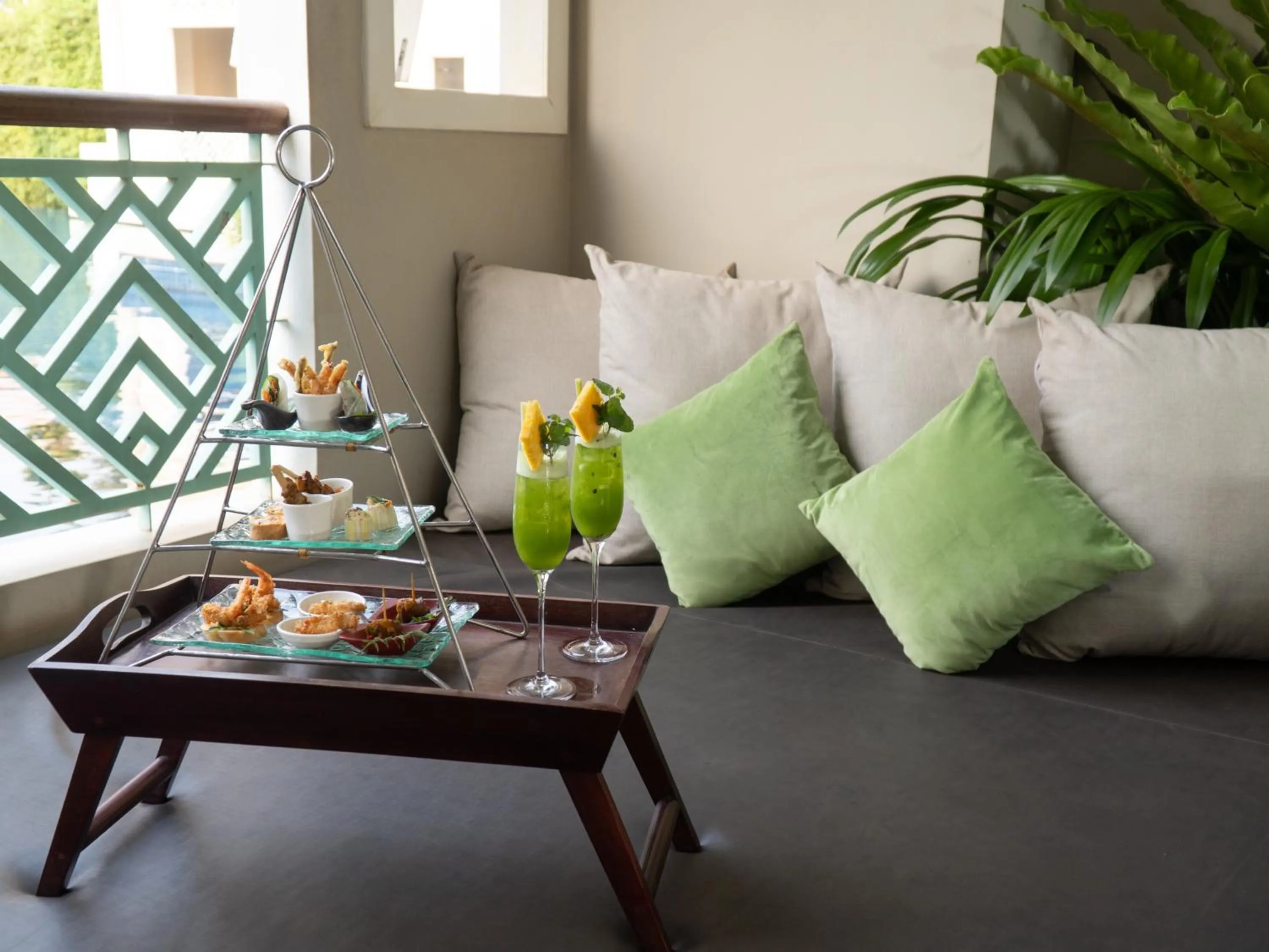 Seating area in The Royal Family Suites by Memoire Palace Resort & Spa