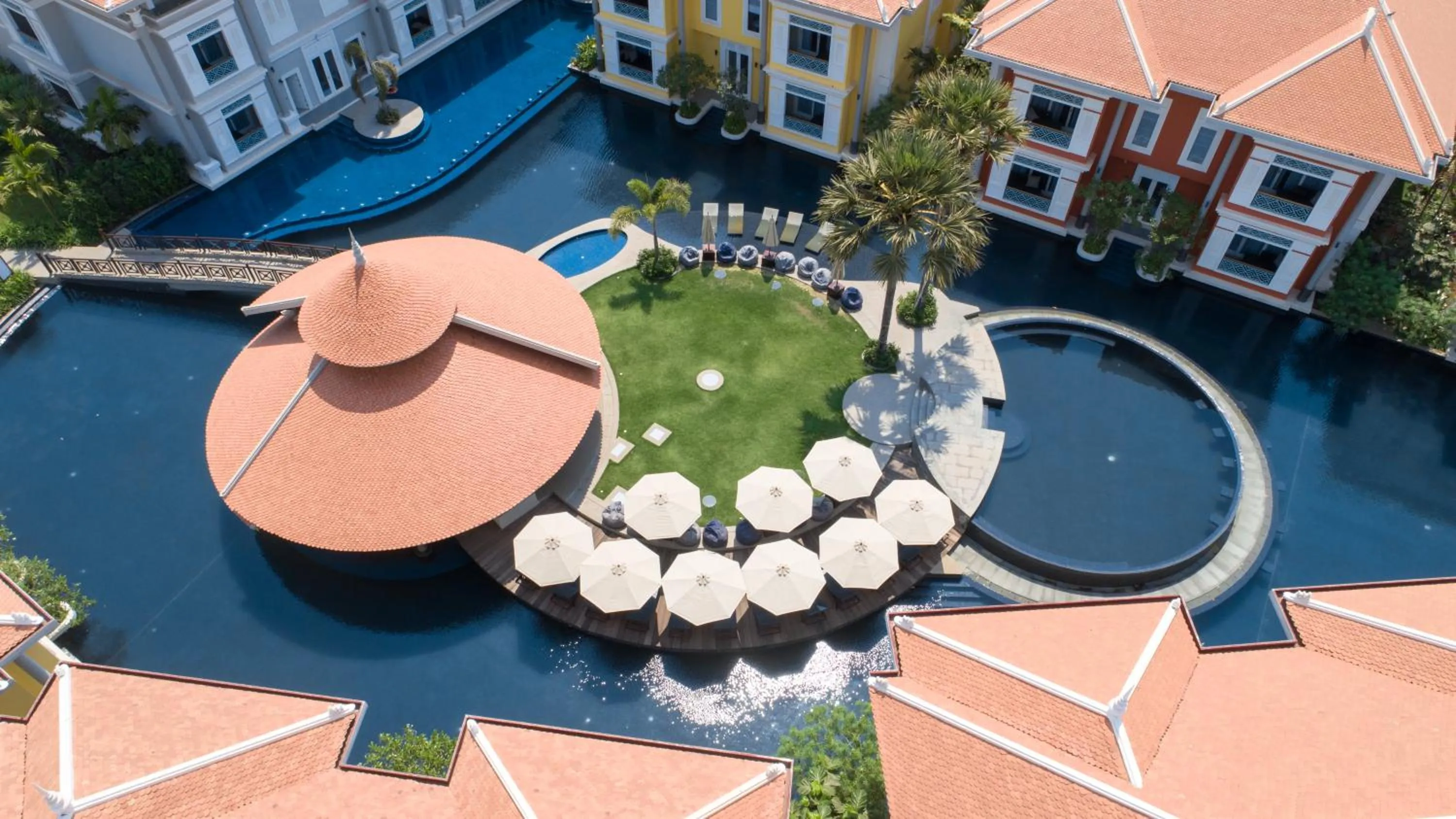 Swimming pool in The Royal Family Suites by Memoire Palace Resort & Spa