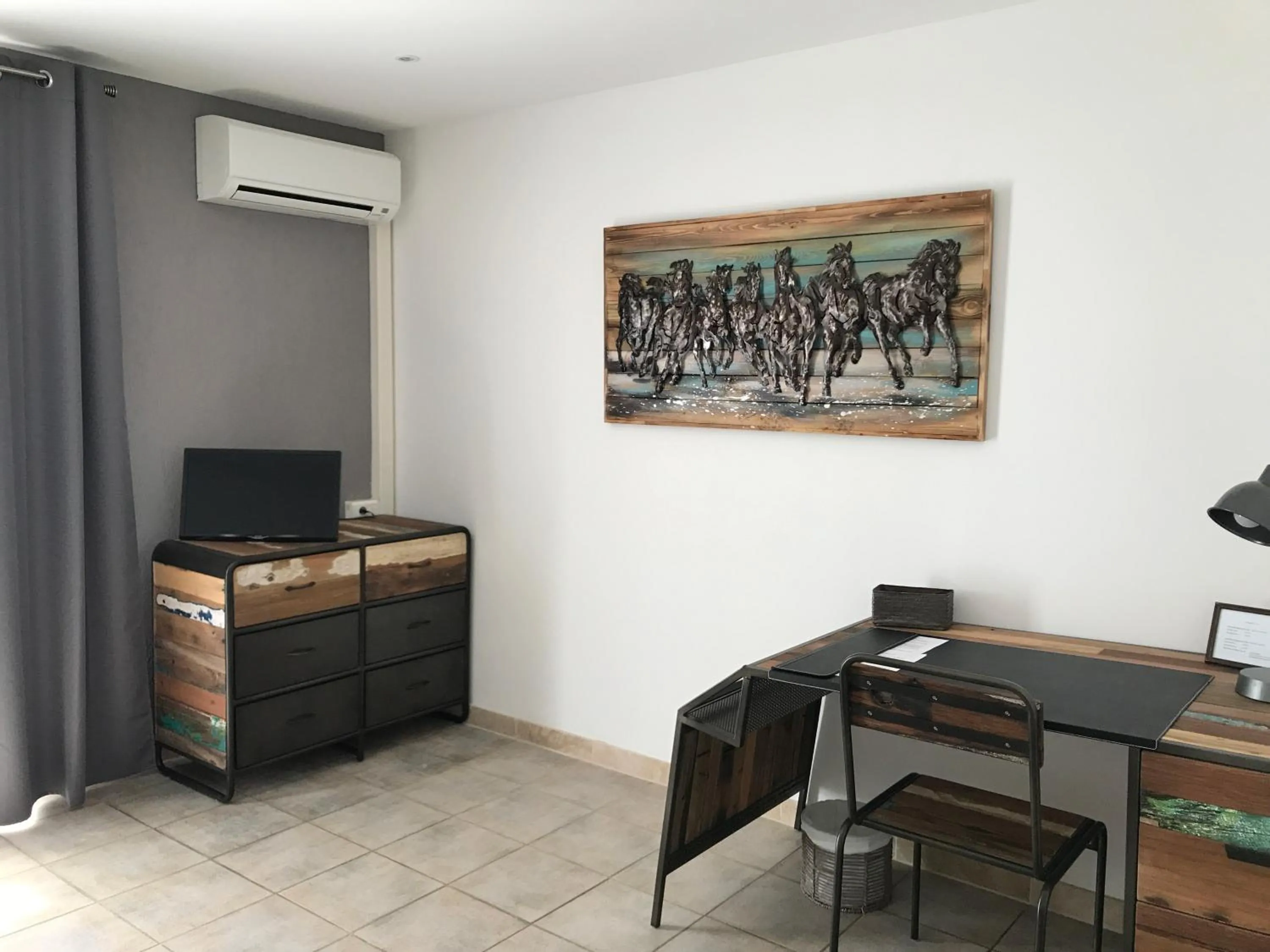 Decorative detail in Le Devem De Mirapier