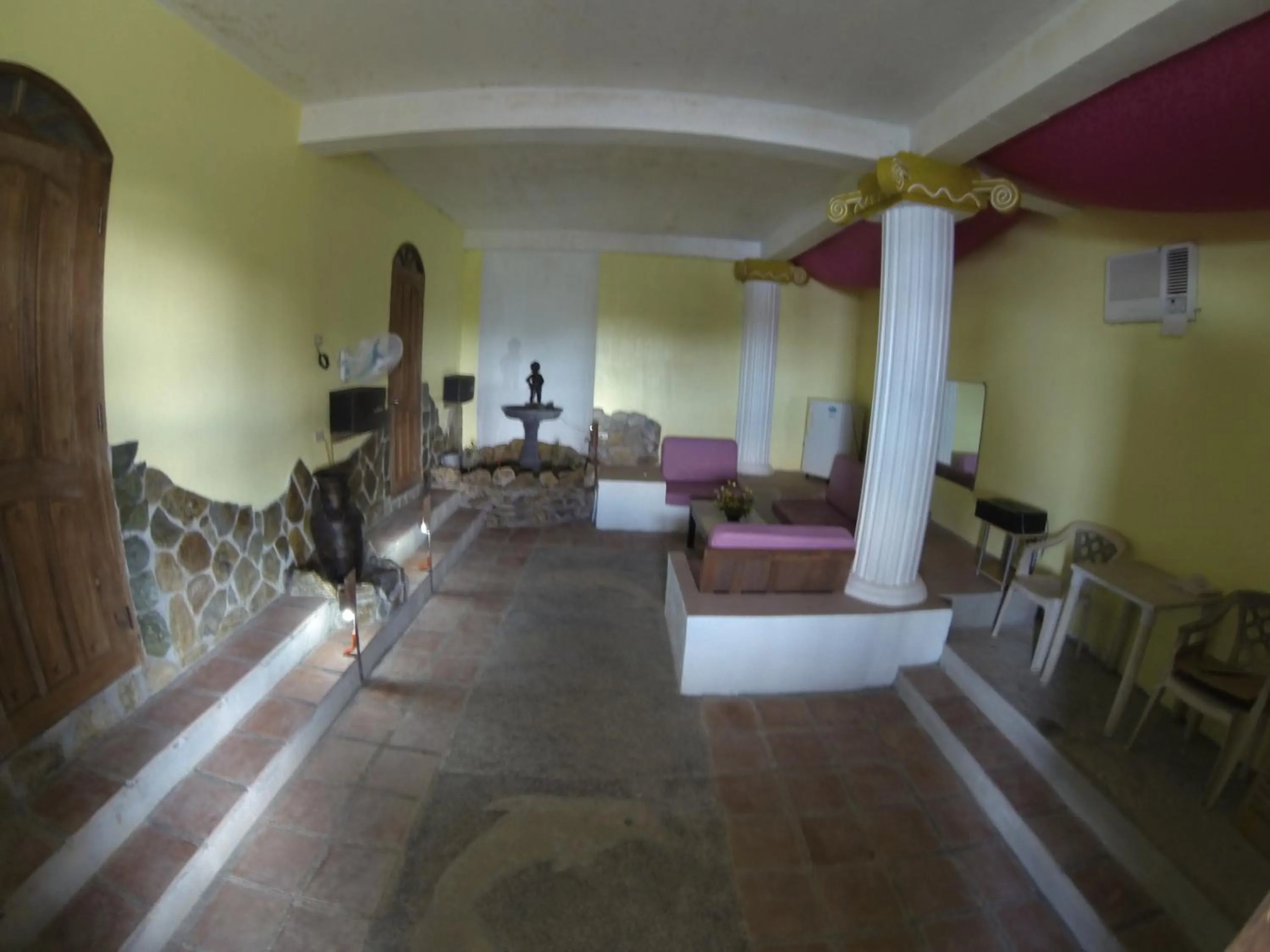 Lounge or bar, Bed in Dream Hill Condos & Spa