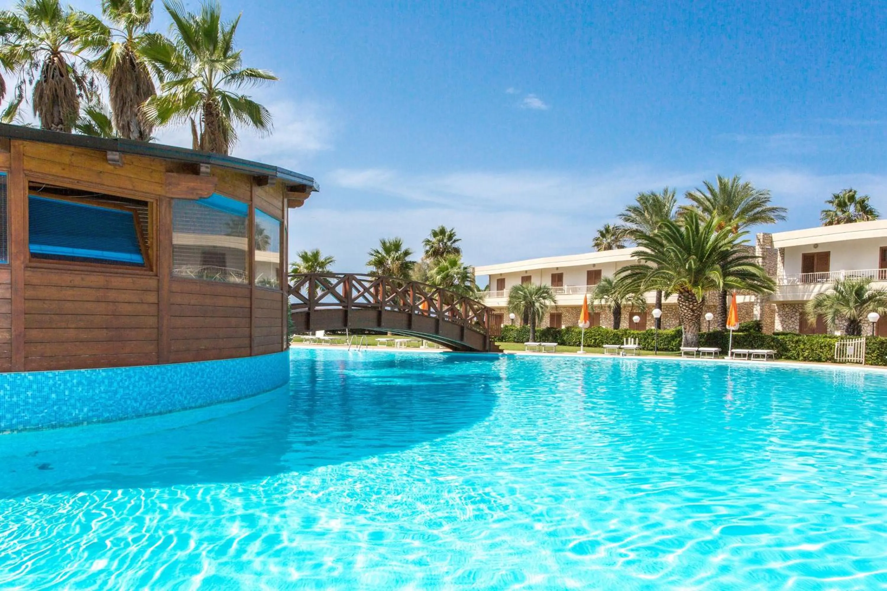 Swimming pool in Club Residence La Castellana Mare