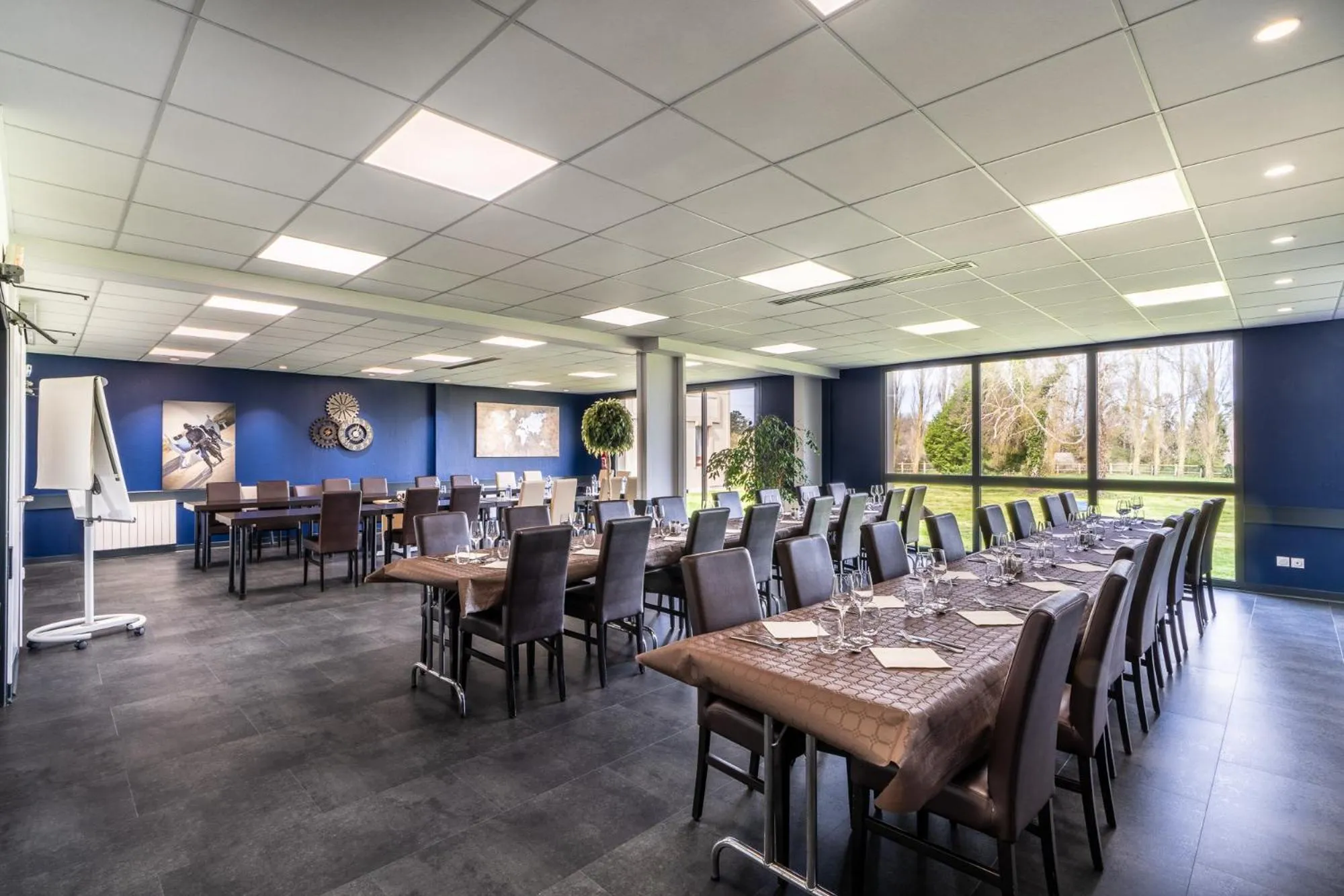 Banquet/Function facilities in Logis Hôtel Restaurant Le Sainte Mère