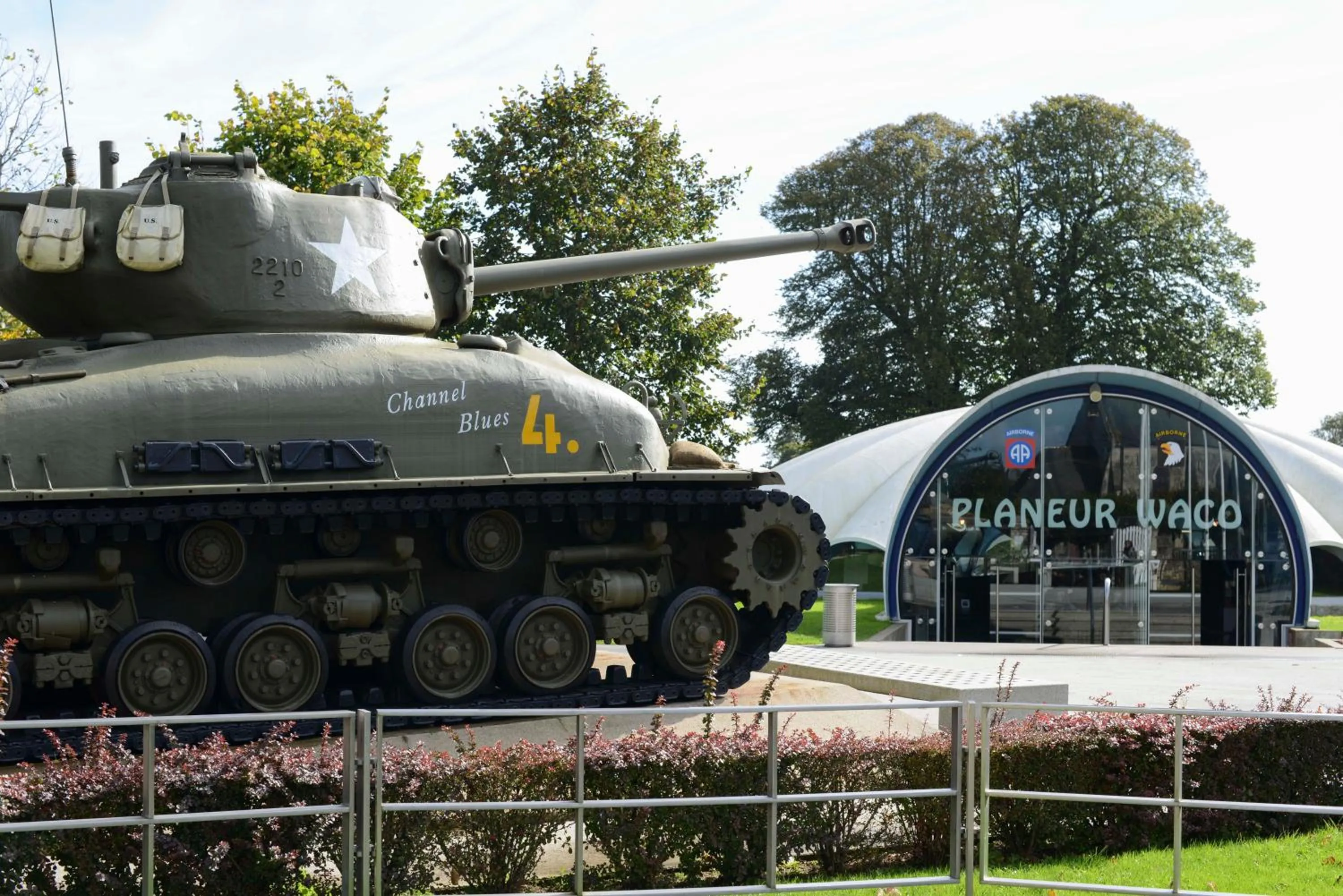 Area and facilities in Logis Hôtel Restaurant Le Sainte Mère