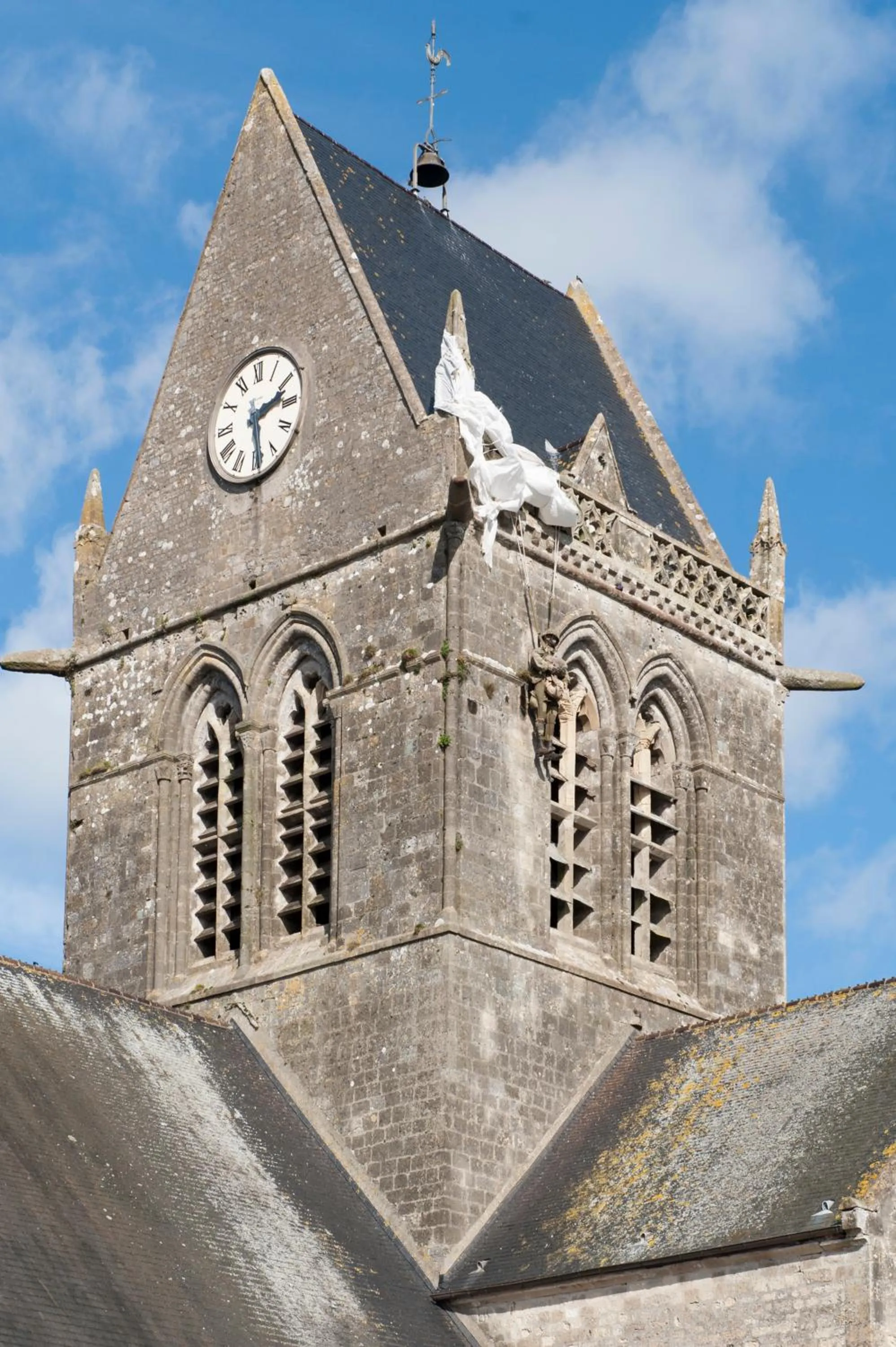 Area and facilities in Logis Hôtel Restaurant Le Sainte Mère
