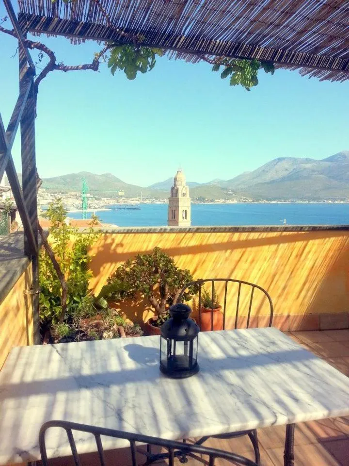 Communal lounge/ TV room in B&B MilleQuattrocento