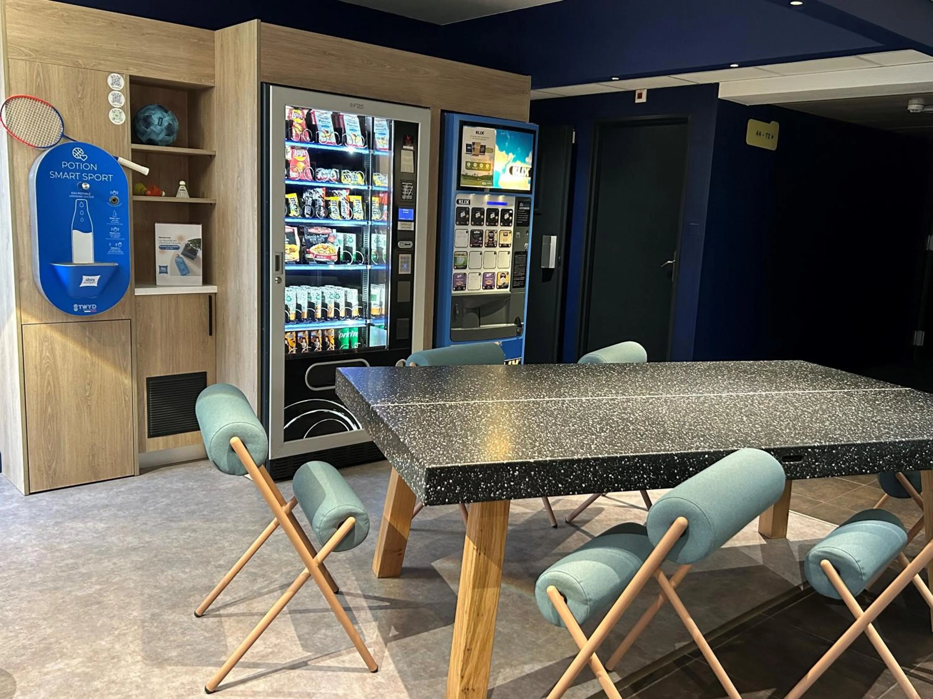 Lobby or reception in ibis Budget Mâcon Sud