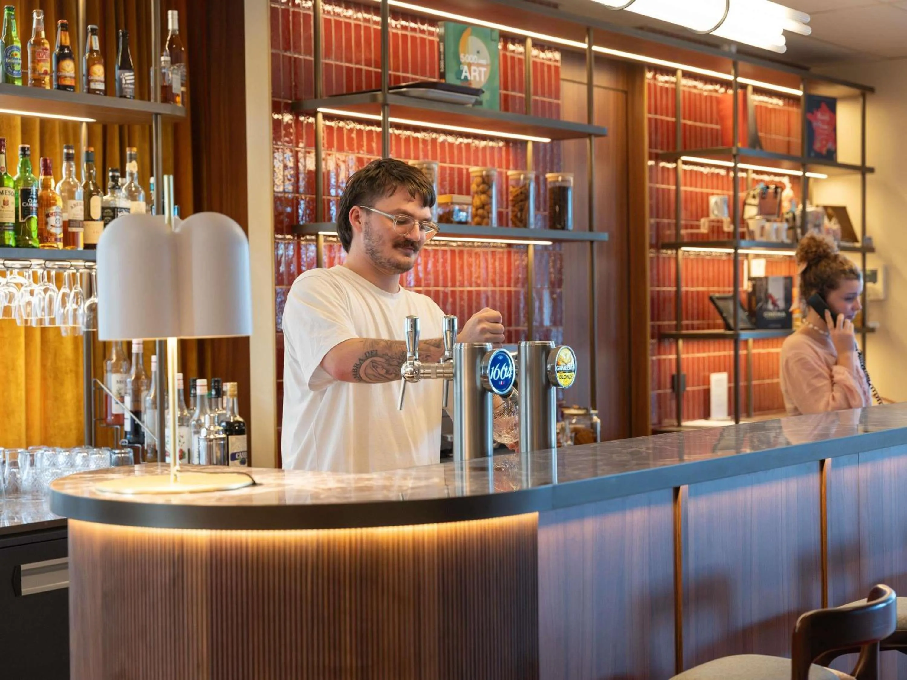 Lounge or bar in Novotel Nantes Centre Bord de Loire