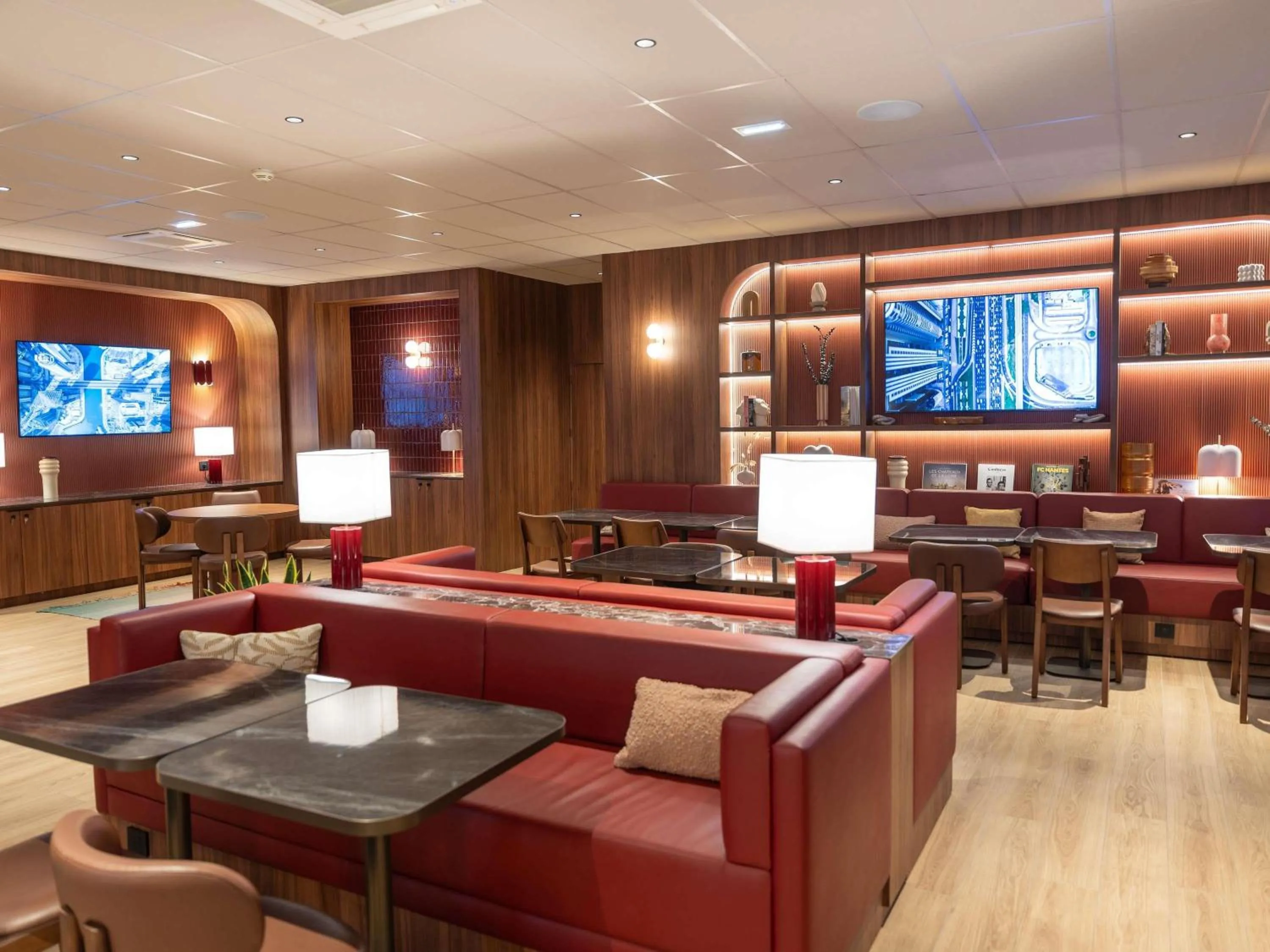 Lounge or bar in Novotel Nantes Centre Bord de Loire