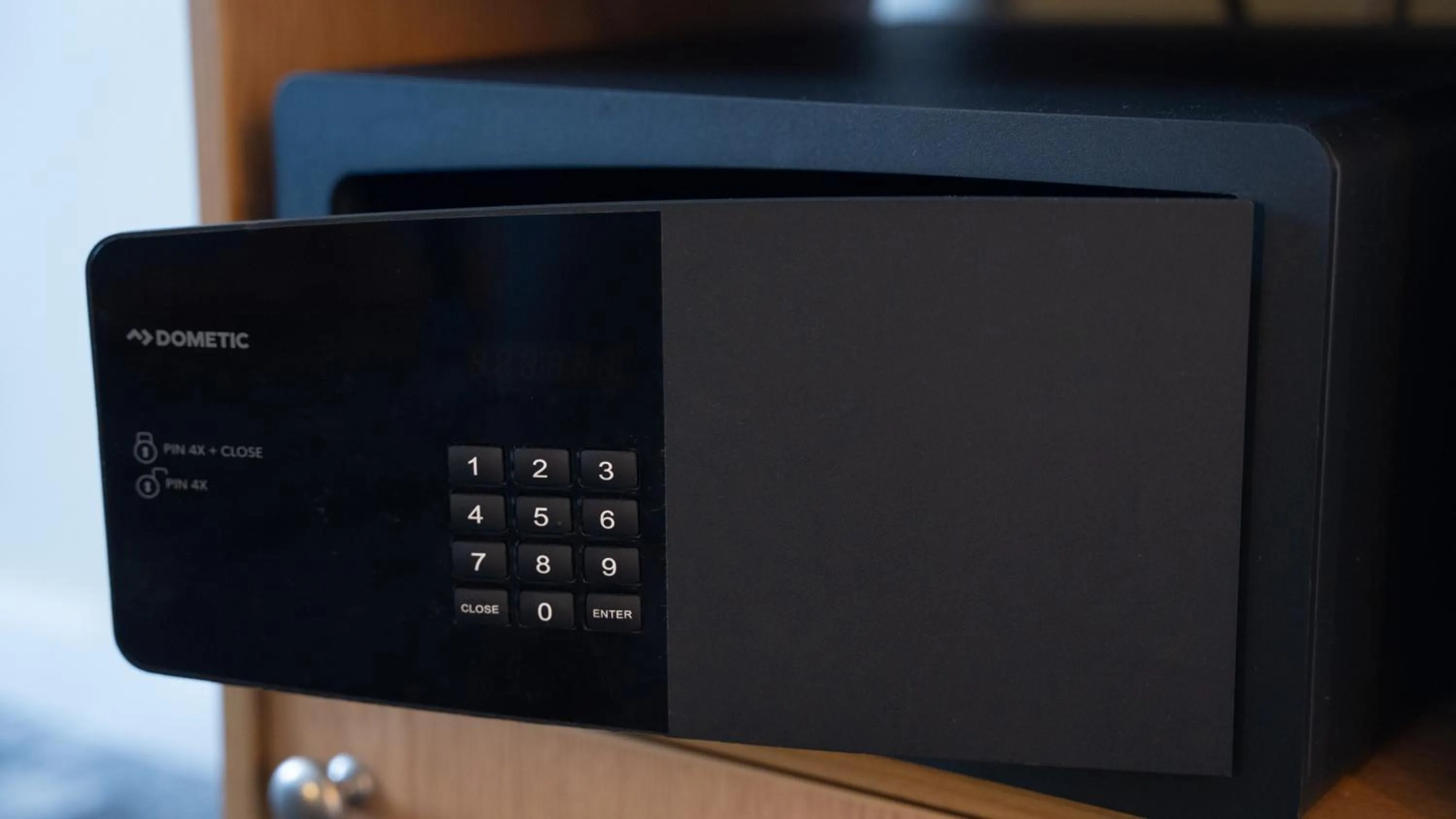 safe in Novotel Nantes Centre Bord de Loire