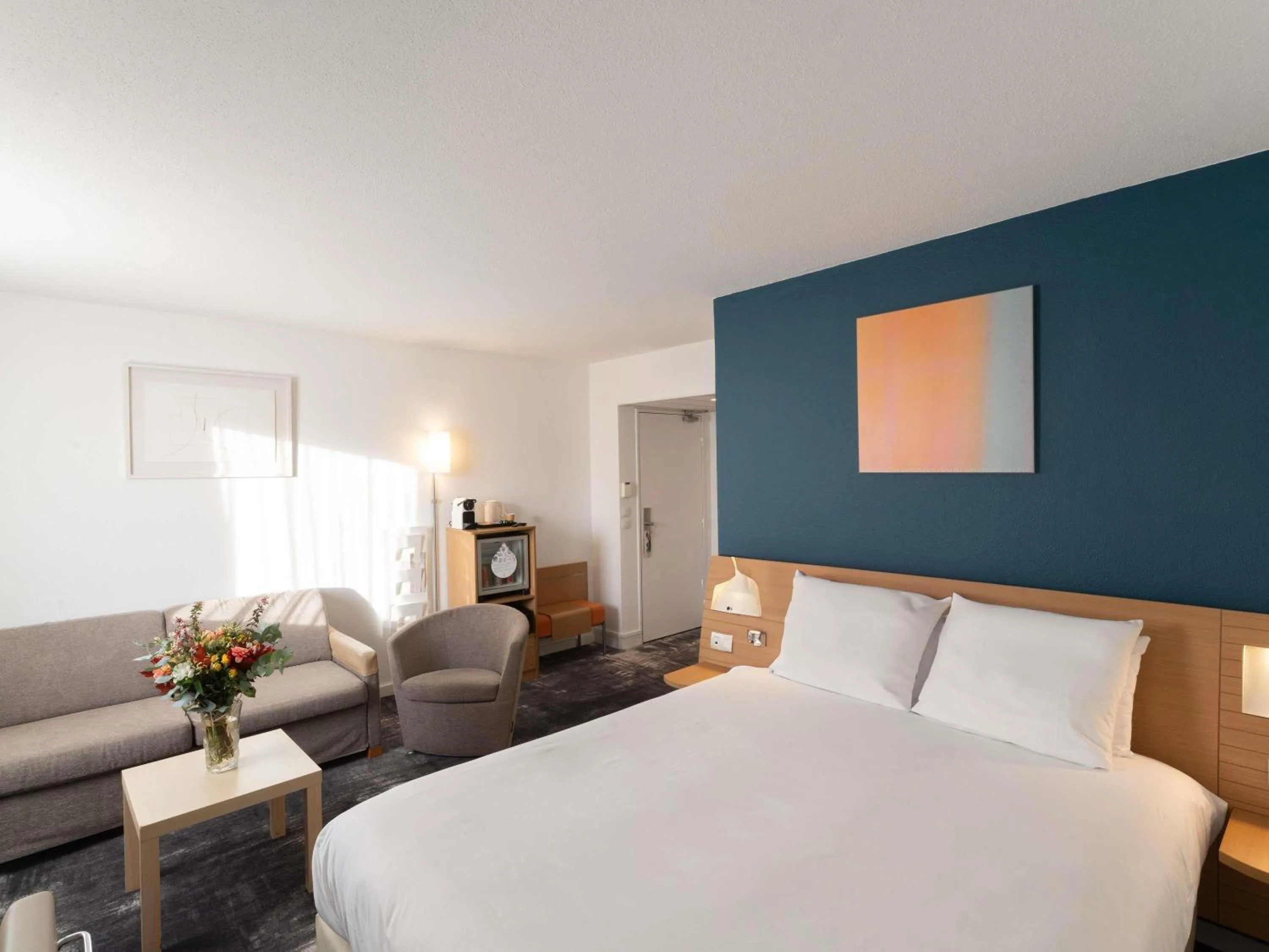 Bedroom, Bed in Novotel Nantes Centre Bord de Loire