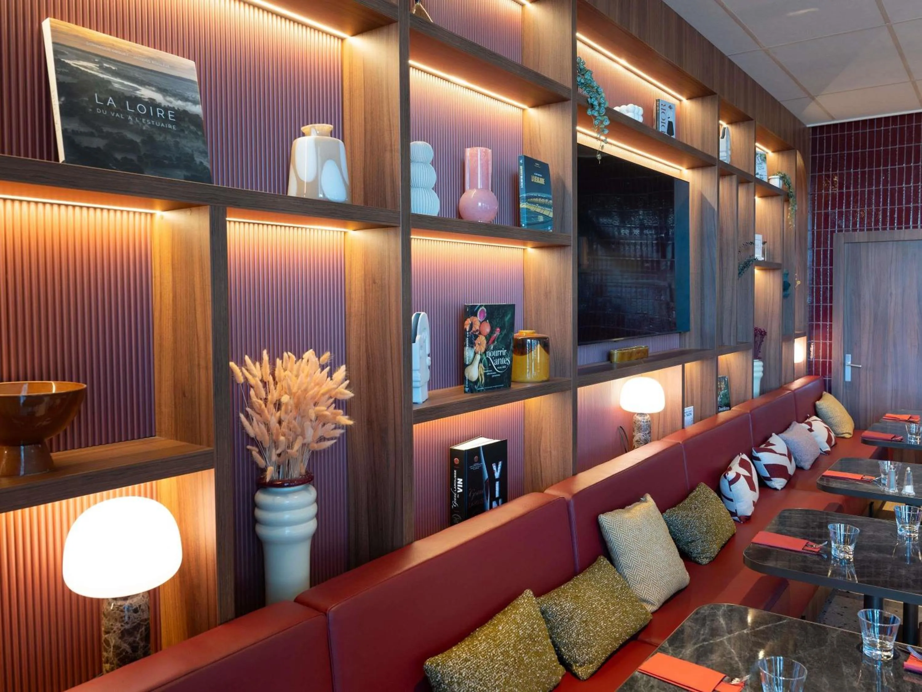 Restaurant/places to eat in Novotel Nantes Centre Bord de Loire