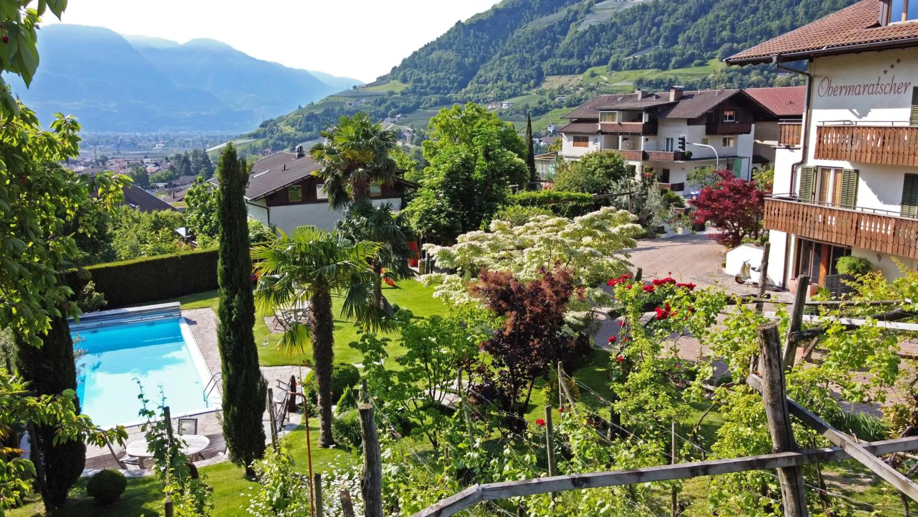 Property building in Obermaratscher Apartments Residence