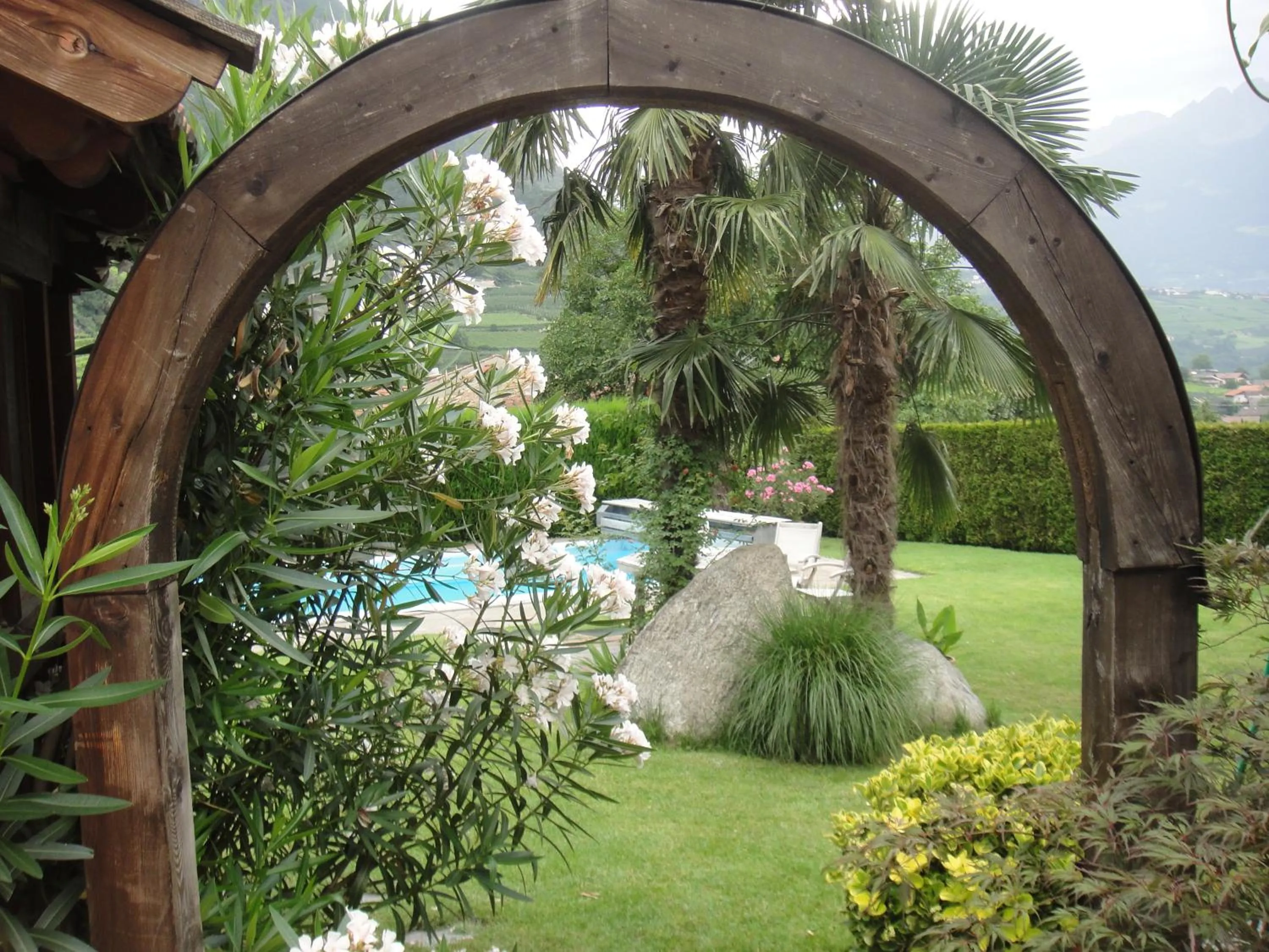 Garden in Obermaratscher Apartments Residence