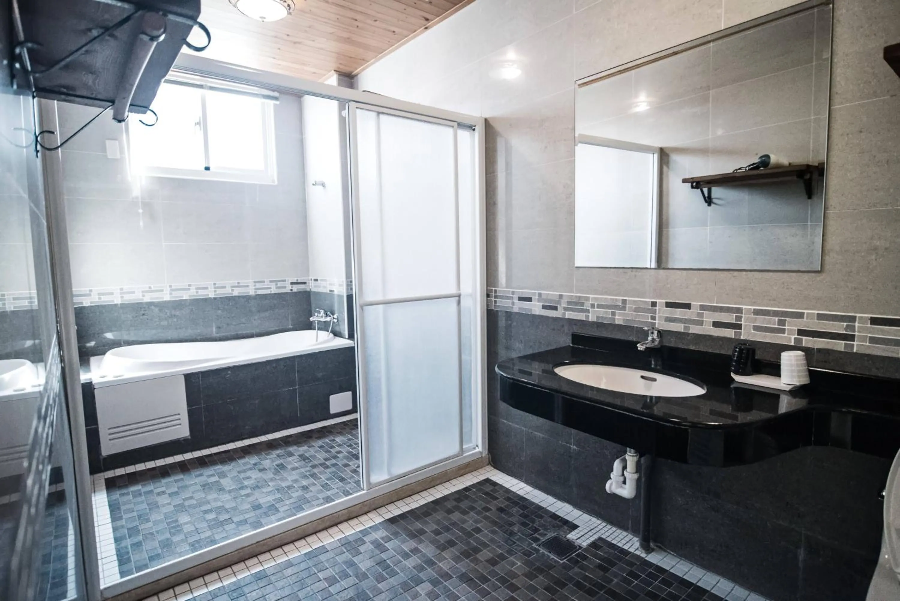 Bathroom in Seville Countrified B&B