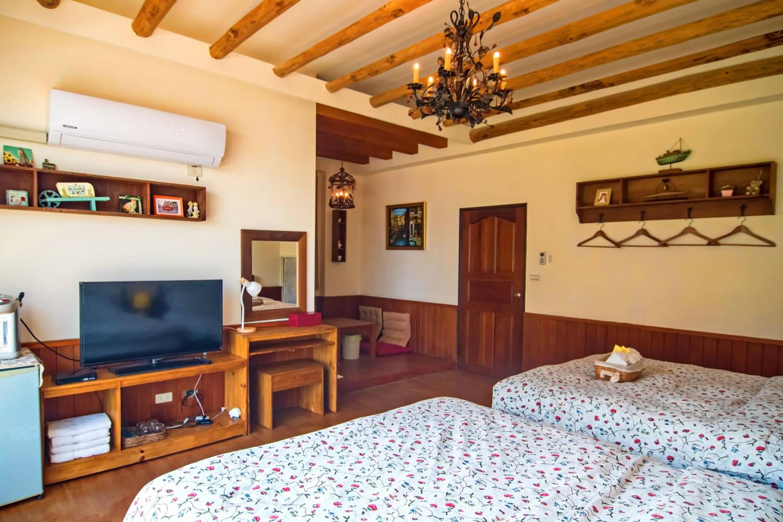 Photo of the whole room, Bed in Seville Countrified B&B